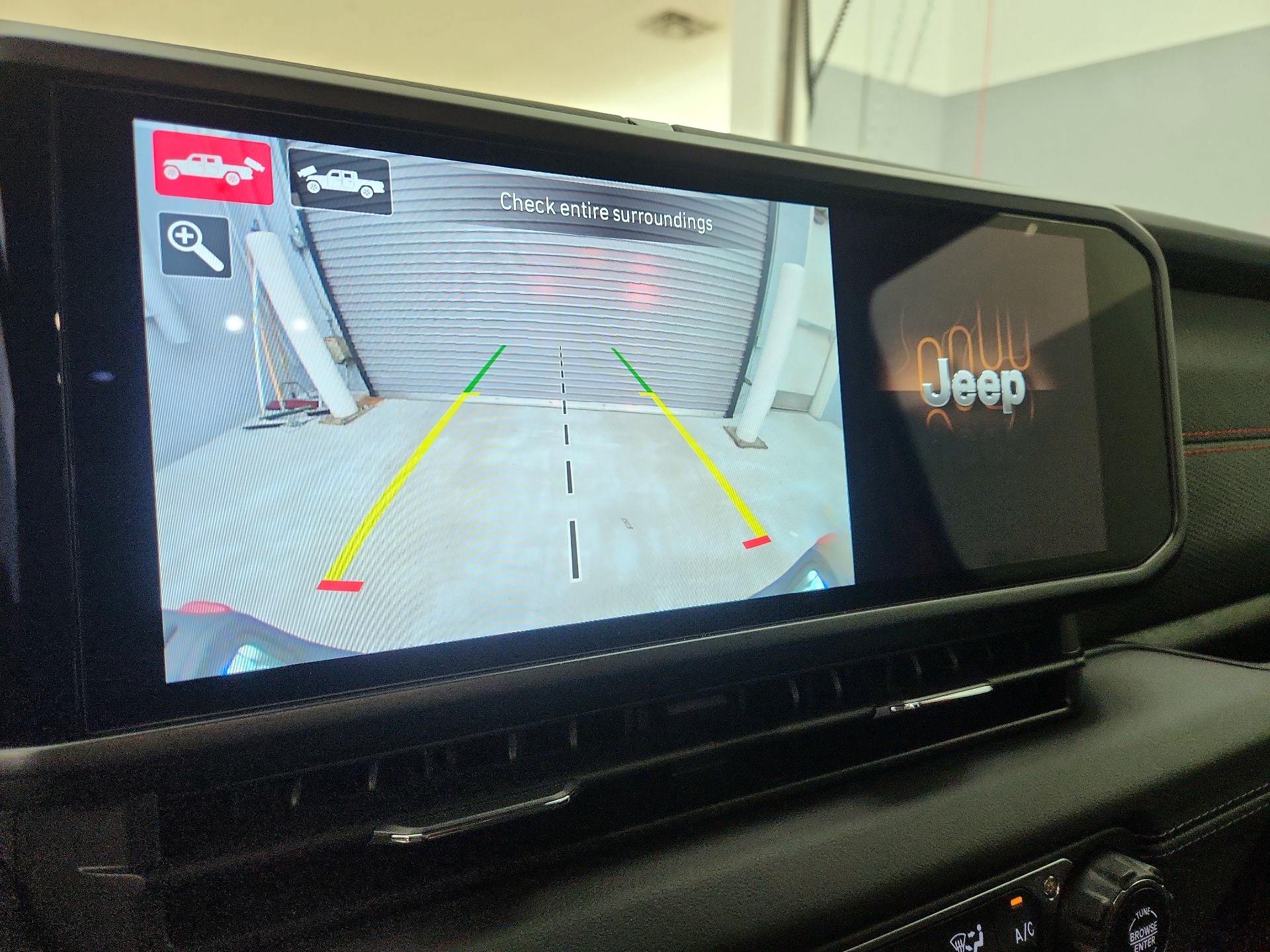 Thumbnail: 2024 Jeep Gladiator - 15