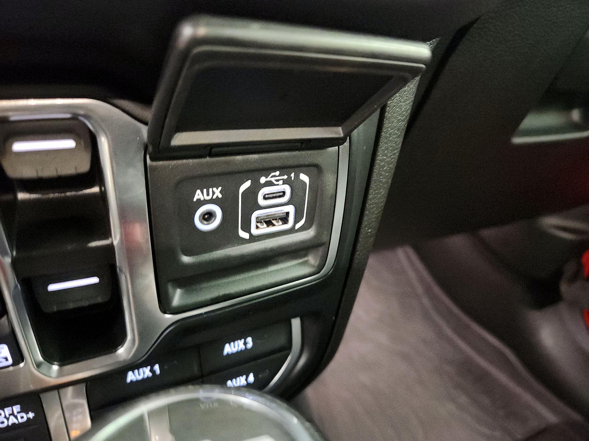 Thumbnail: 2024 Jeep Gladiator - 19