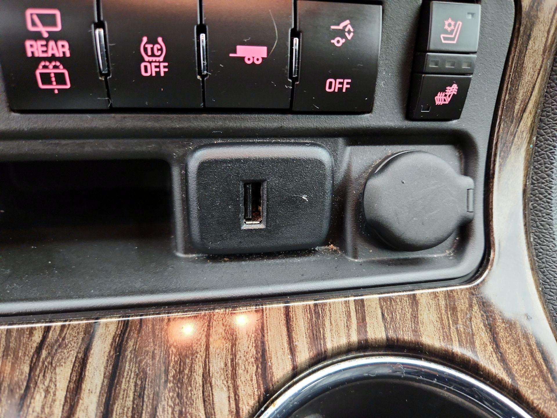 Thumbnail: 2015 GMC Acadia - 19