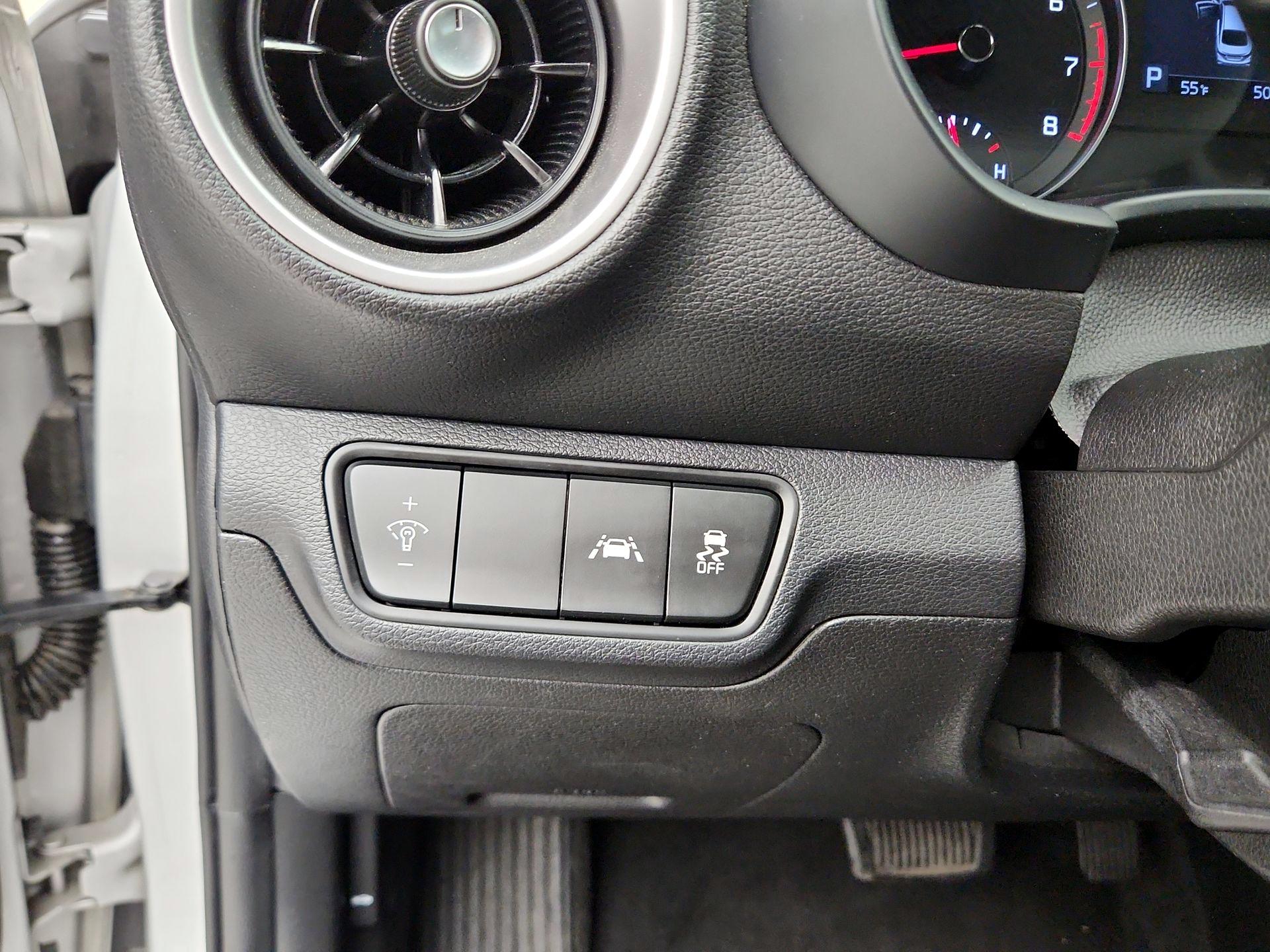 Thumbnail: 2021 Kia Forte - 13