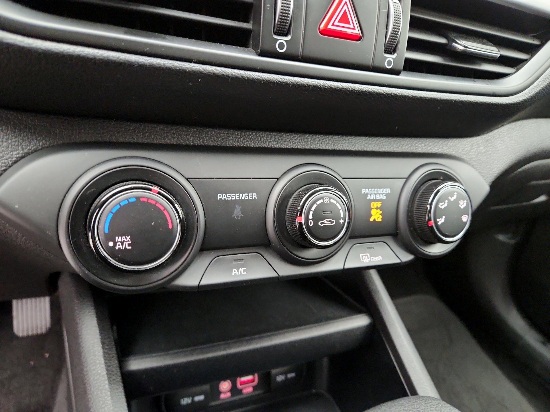 Thumbnail: 2021 Kia Forte - 16