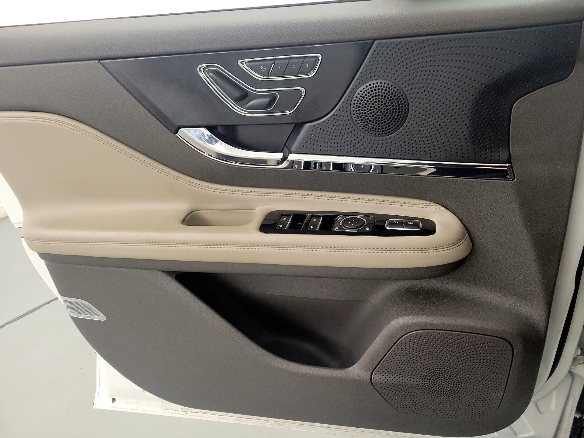 Thumbnail: 2024 Lincoln Corsair - 12