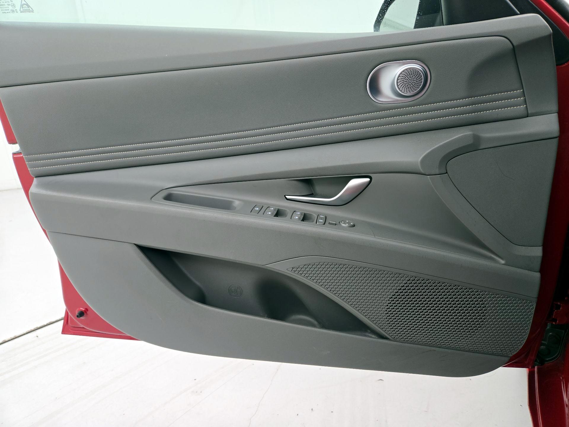 Thumbnail: 2023 Hyundai Elantra - 12