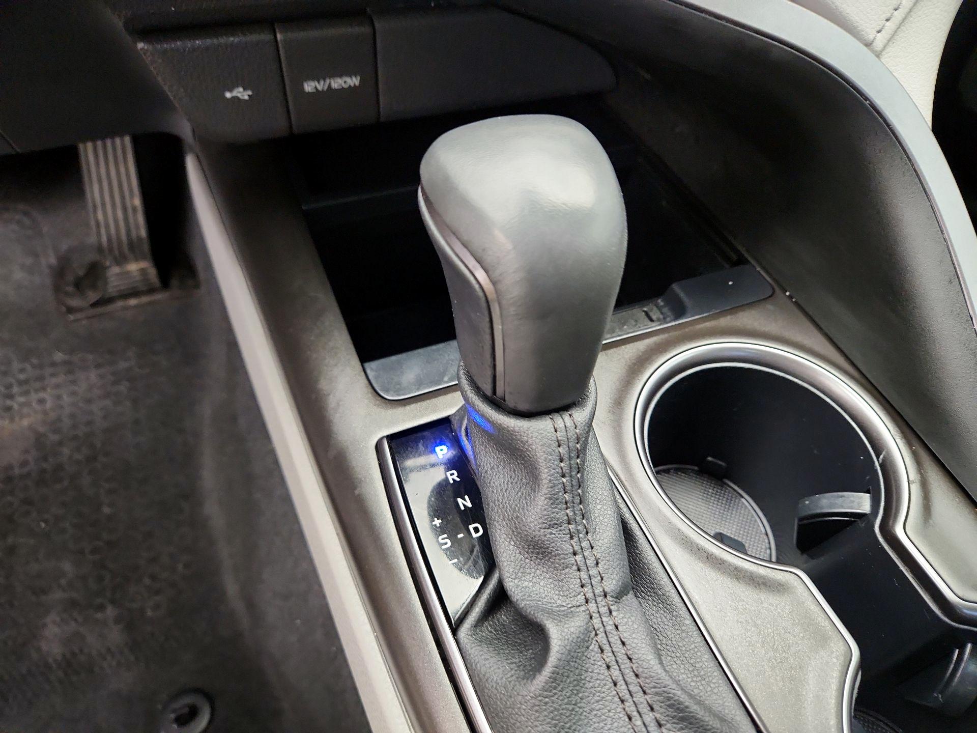 Thumbnail: 2024 Toyota Camry - 17