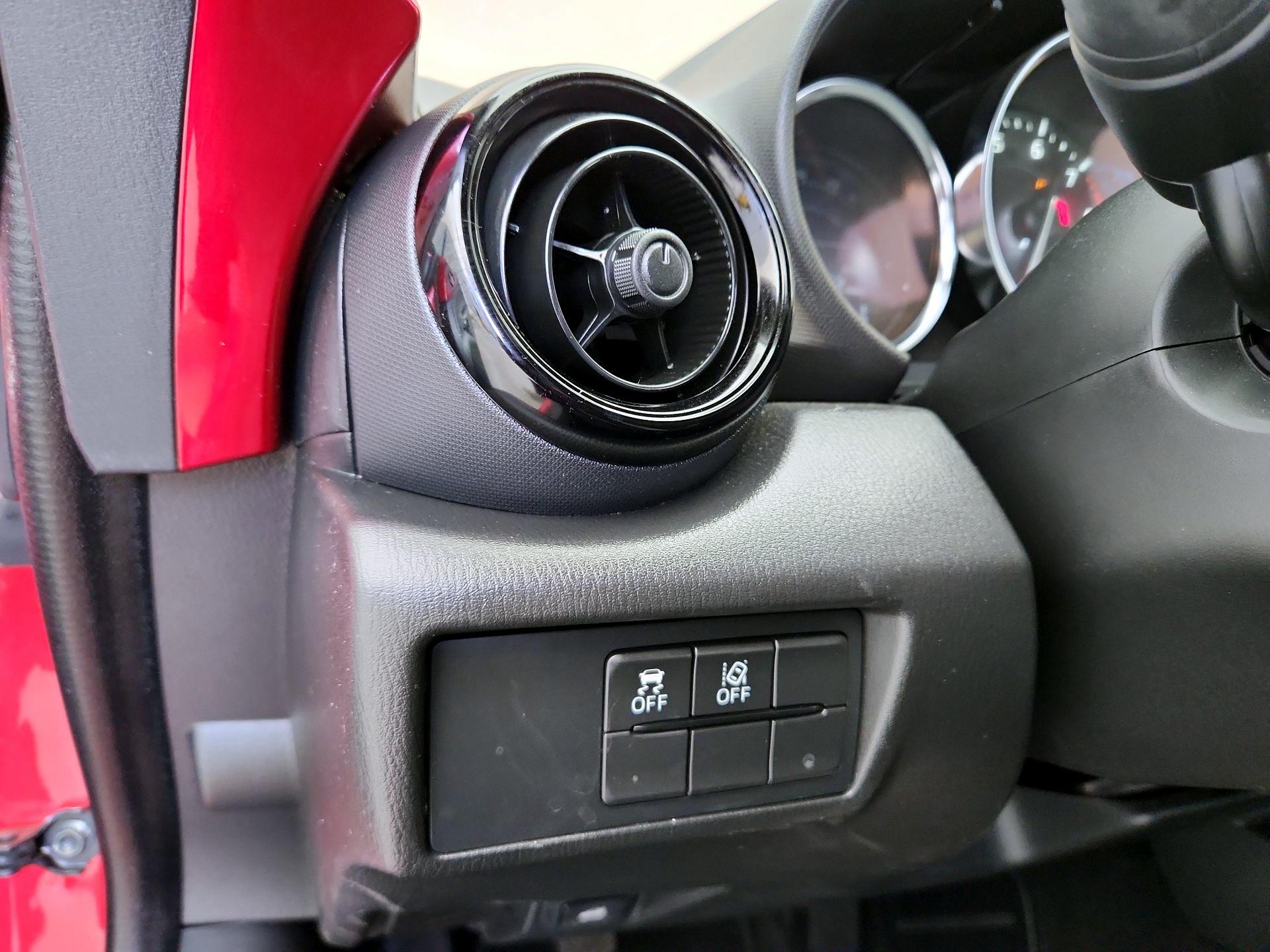 Thumbnail: 2020 Mazda MX-5 Miata - 13