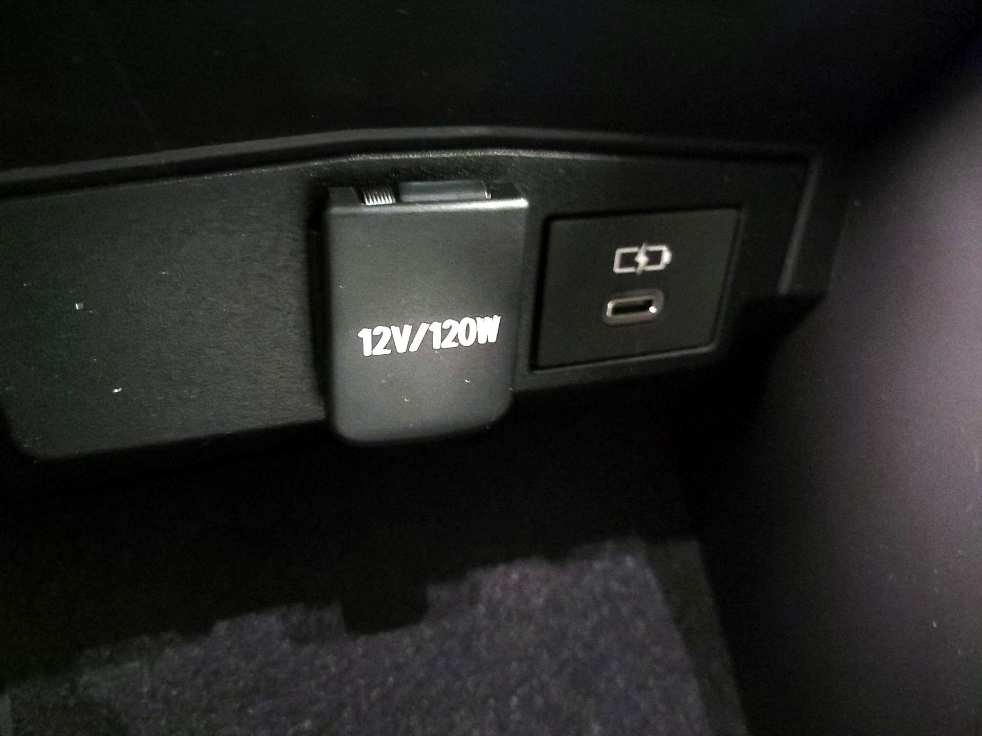 Thumbnail: 2025 Toyota Corolla Cross - 18