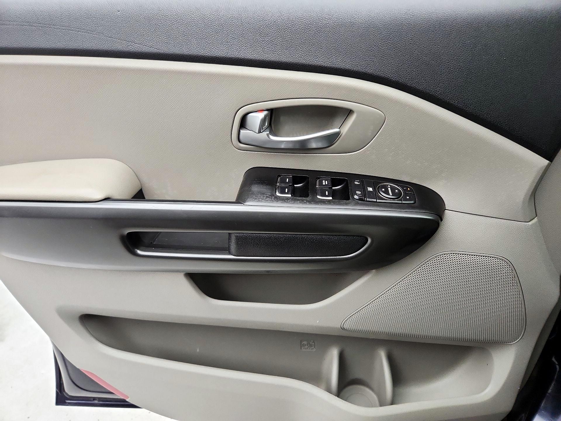 Thumbnail: 2019 Kia Sedona - 12