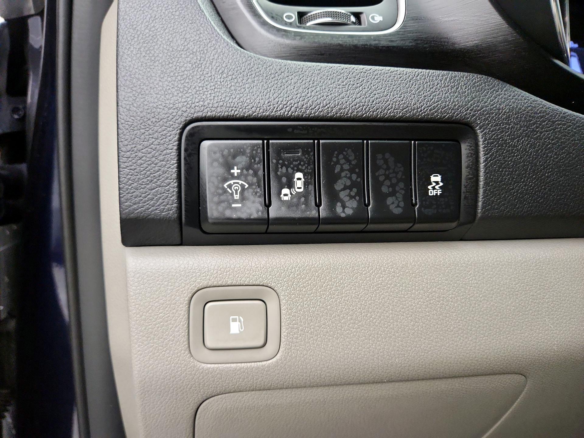 Thumbnail: 2019 Kia Sedona - 13