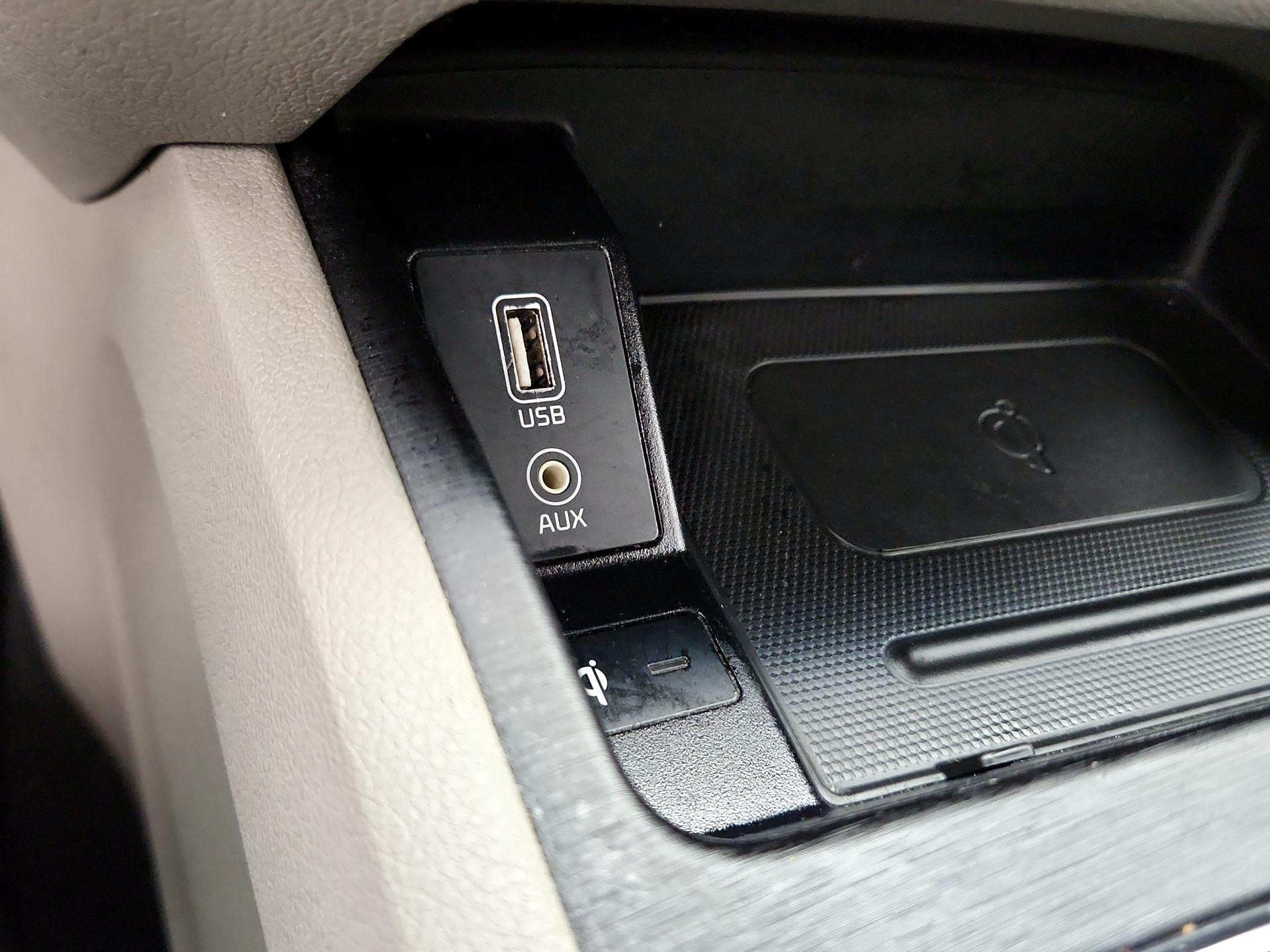 Thumbnail: 2019 Kia Sedona - 18