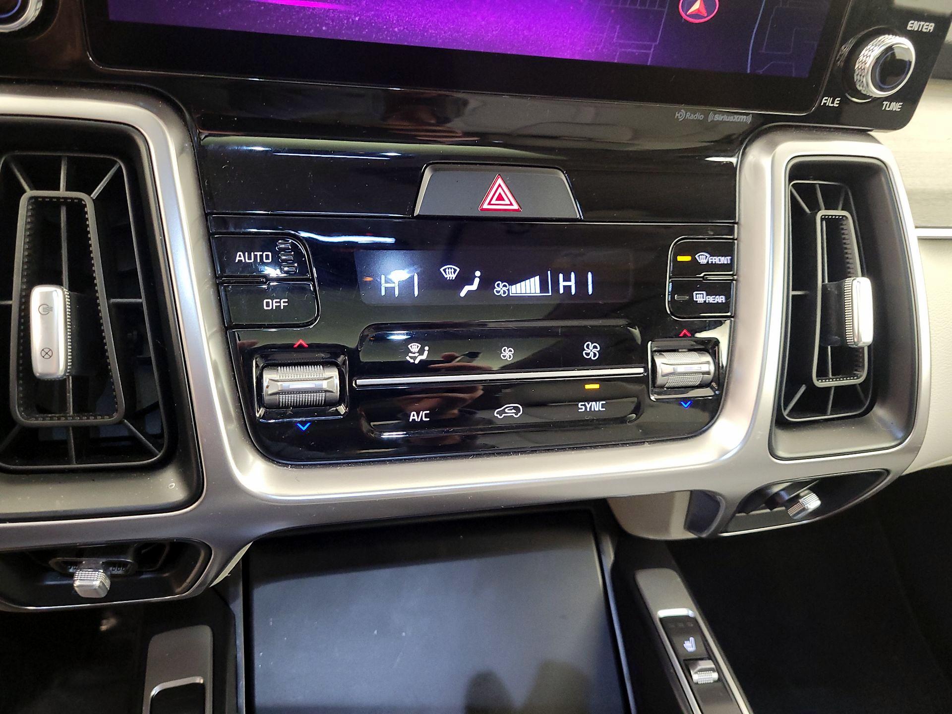 Thumbnail: 2023 Kia Sorento - 17