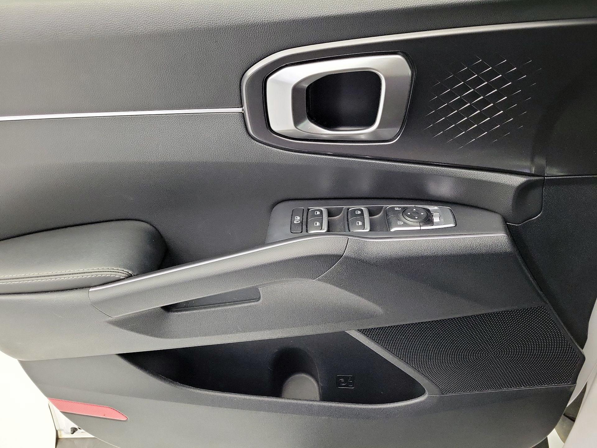 Thumbnail: 2023 Kia Sorento - 12