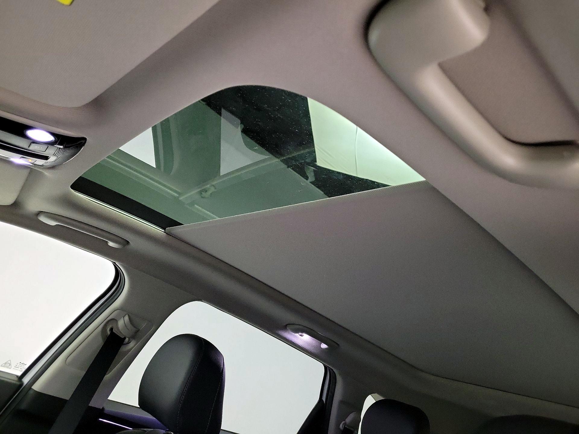 Thumbnail: 2023 Kia Sorento - 19