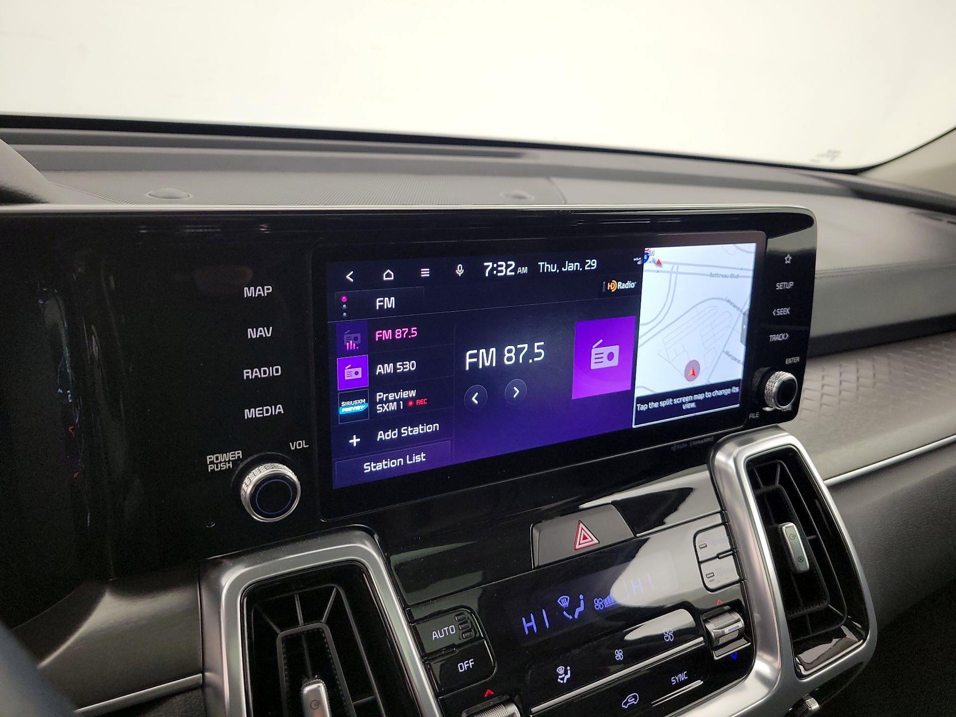 Thumbnail: 2023 Kia Sorento - 16