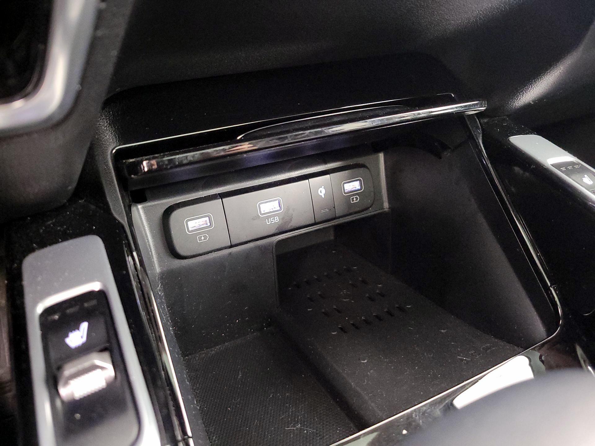 Thumbnail: 2023 Kia Sorento - 19