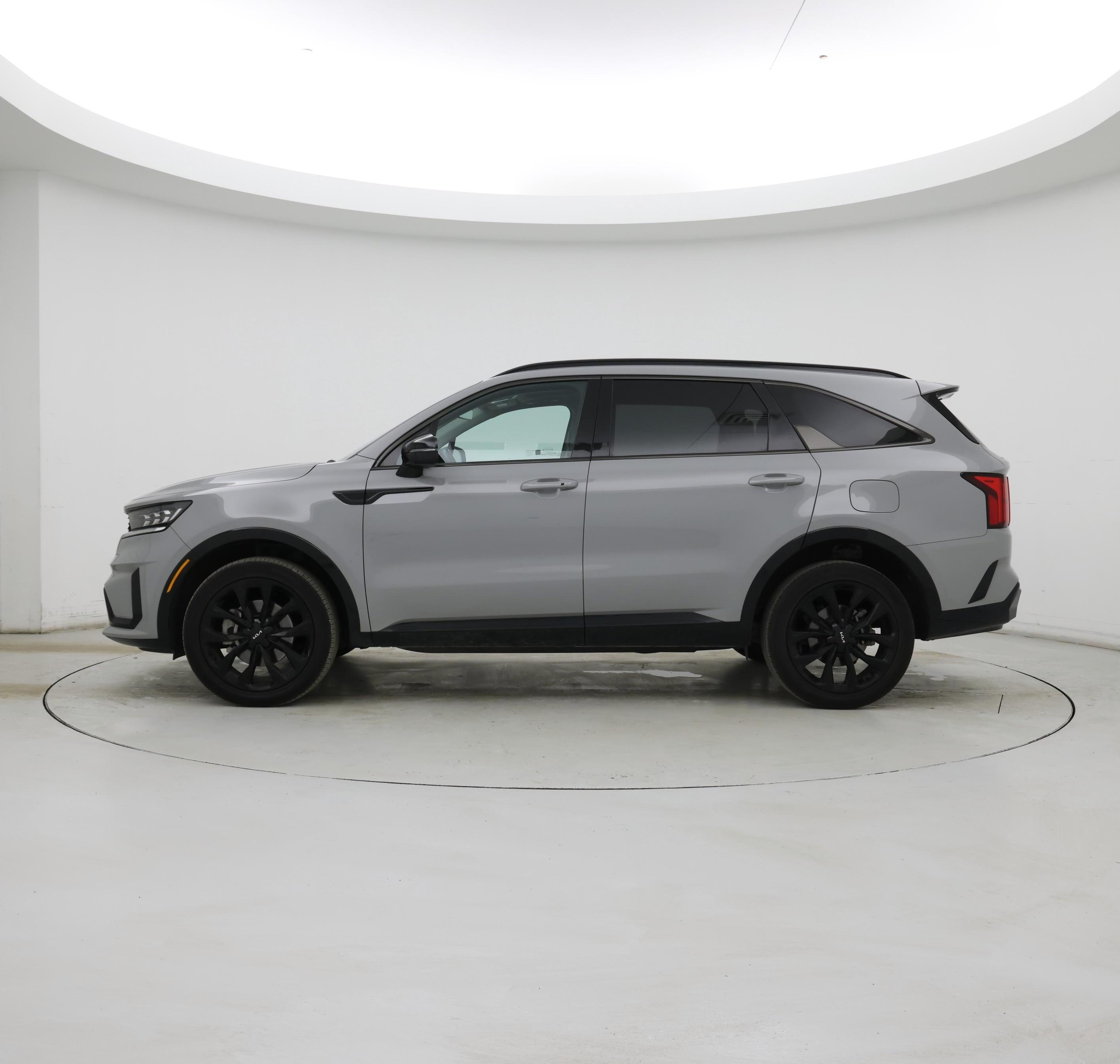 Thumbnail: 2023 Kia Sorento - 3