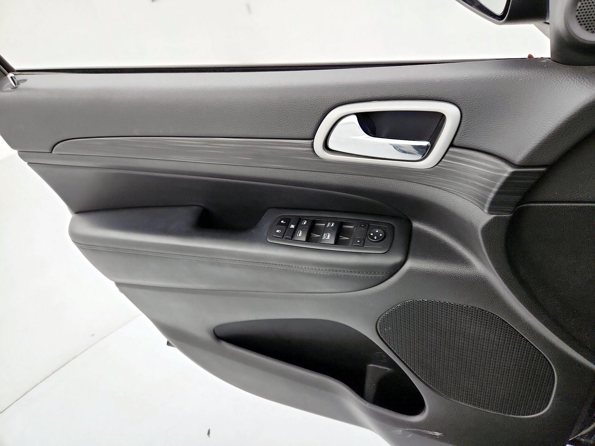 Thumbnail: 2022 Jeep Grand Cherokee - 12