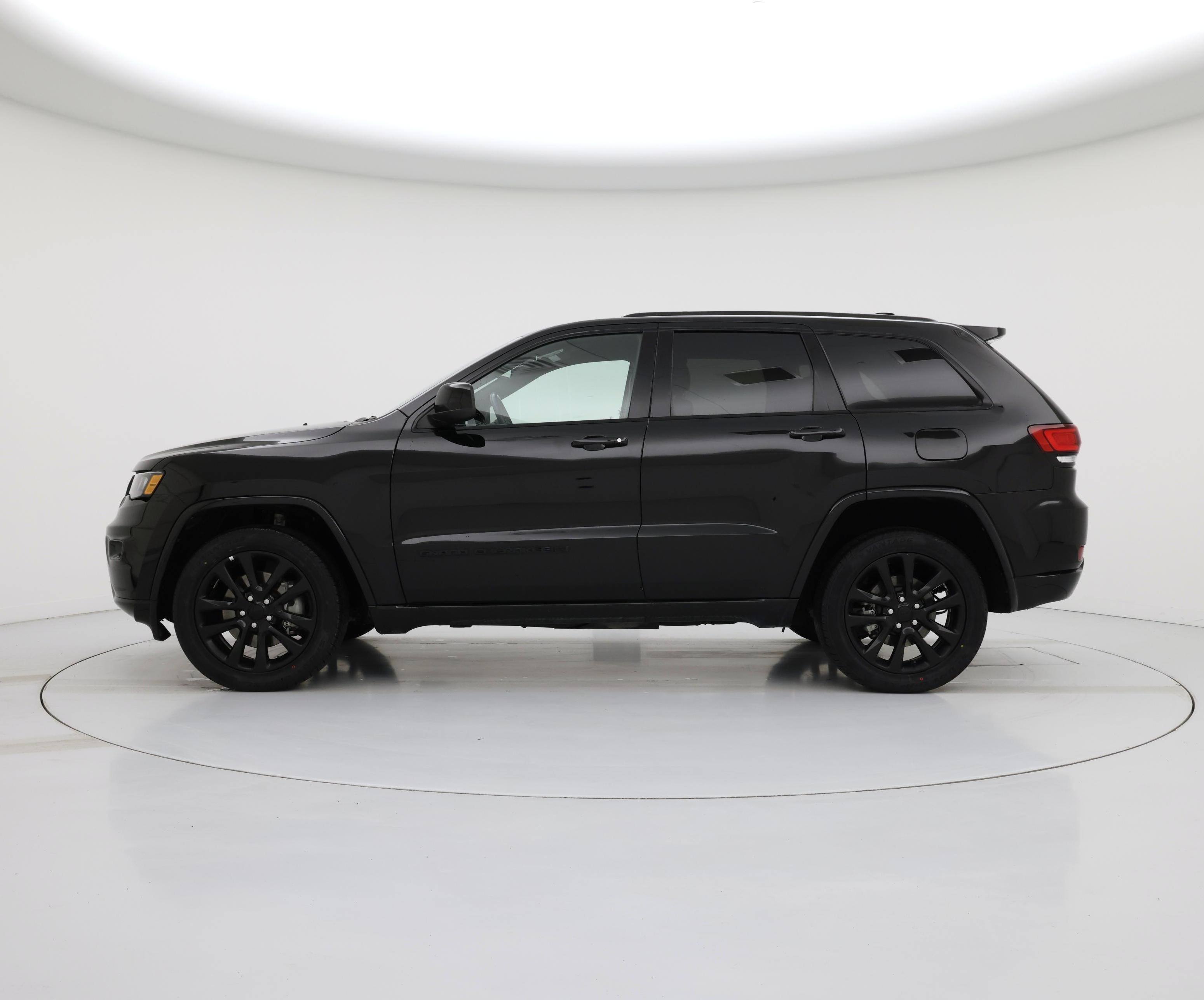 Thumbnail: 2022 Jeep Grand Cherokee - 3
