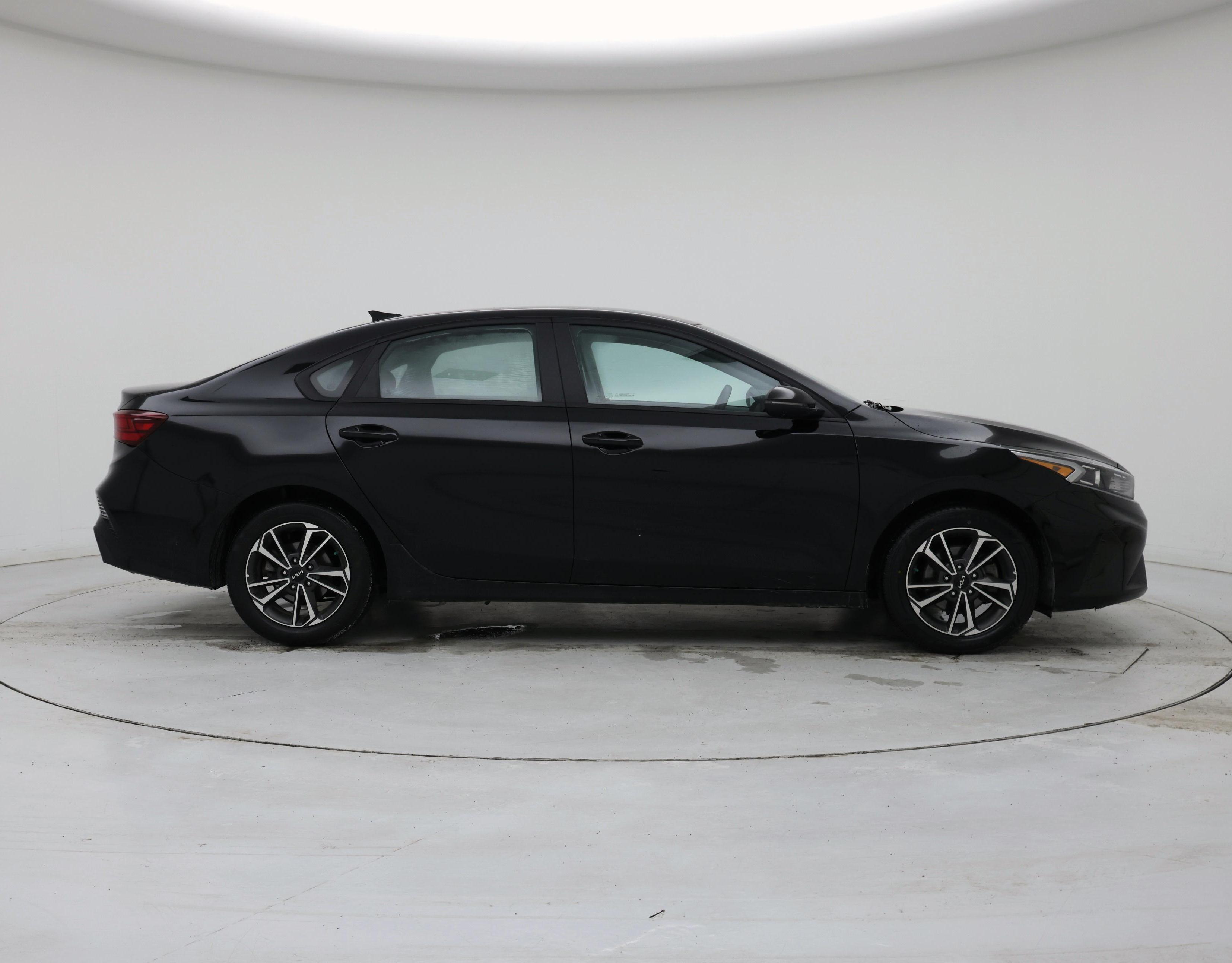 Thumbnail: 2023 Kia Forte - 7