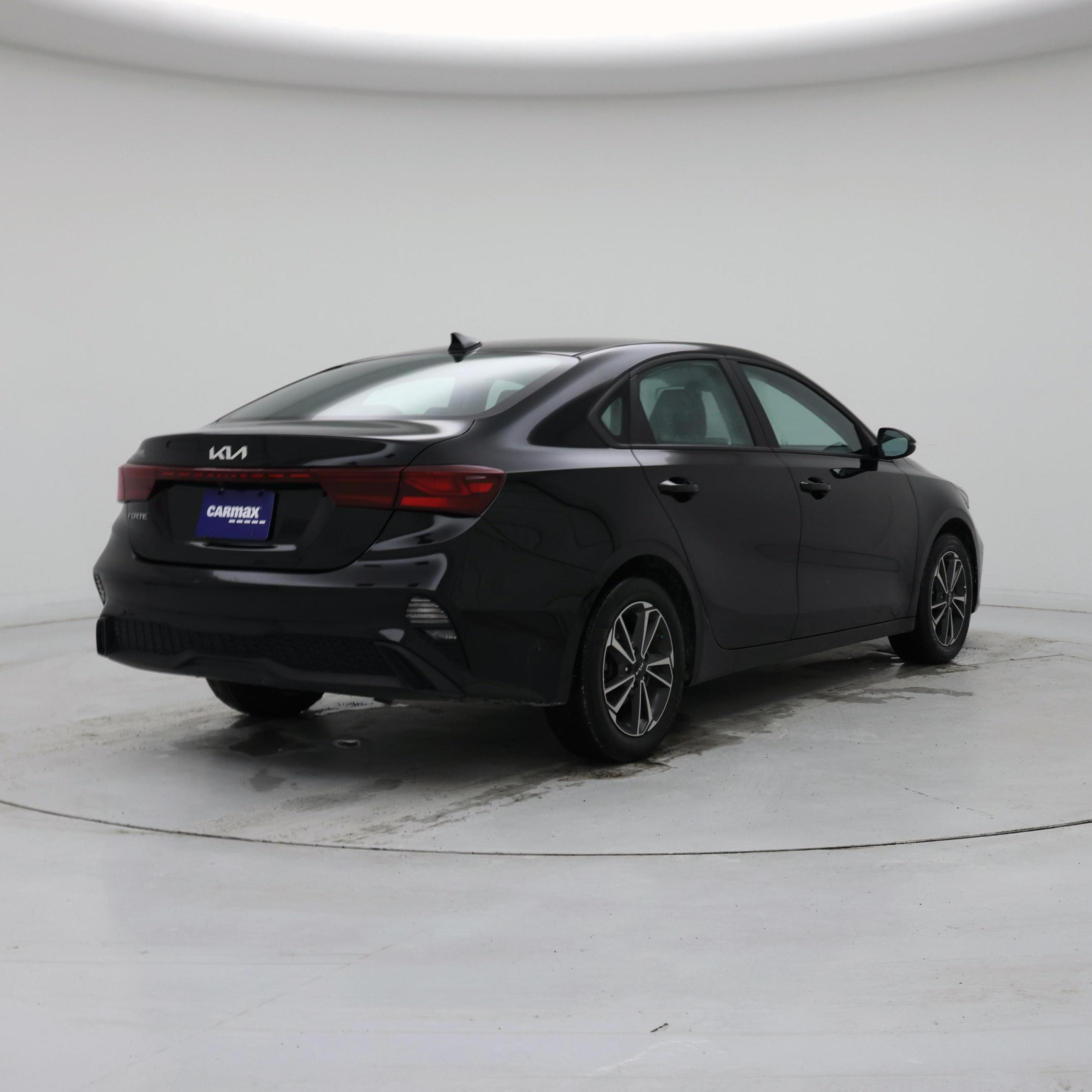 Thumbnail: 2023 Kia Forte - 8