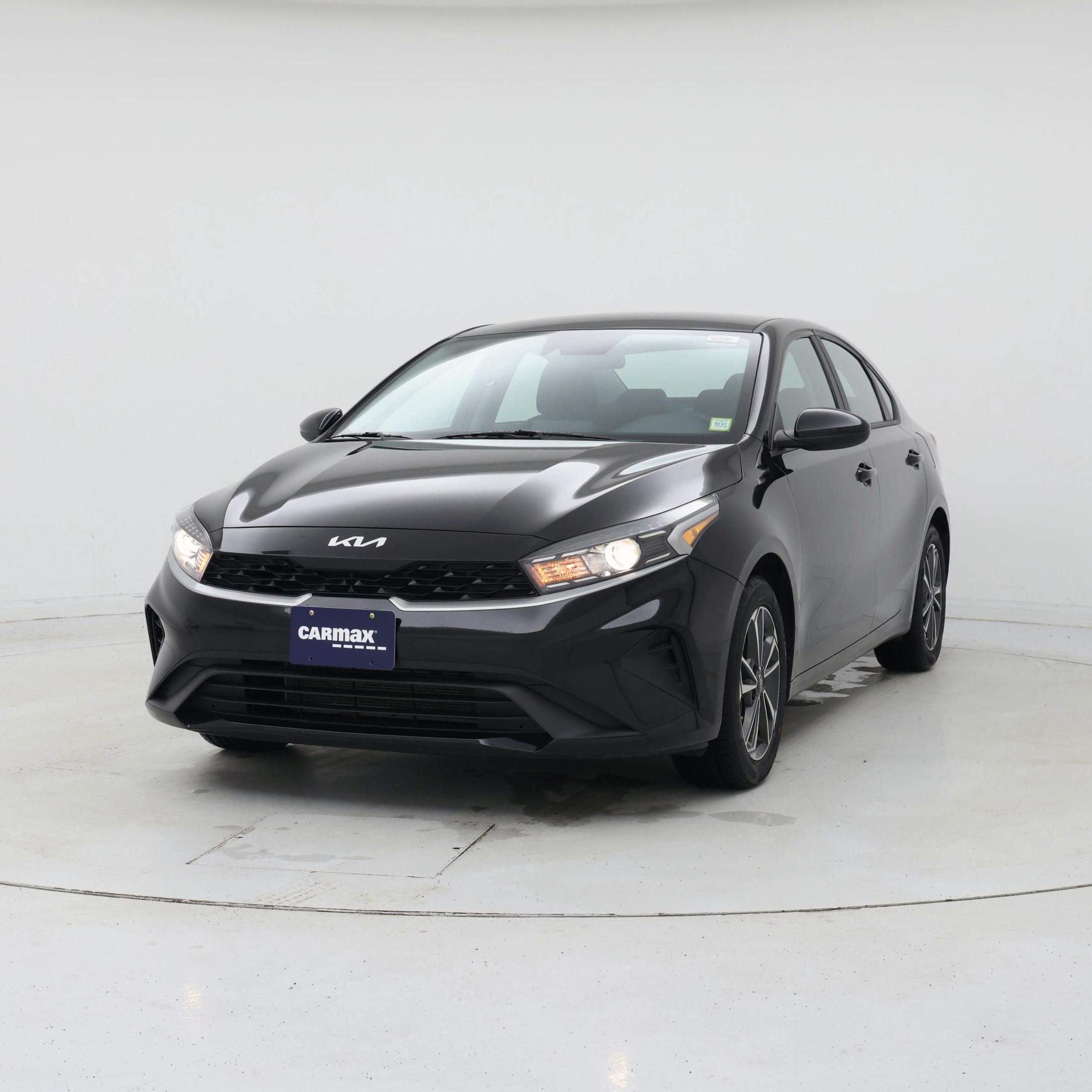 Thumbnail: 2023 Kia Forte - 4