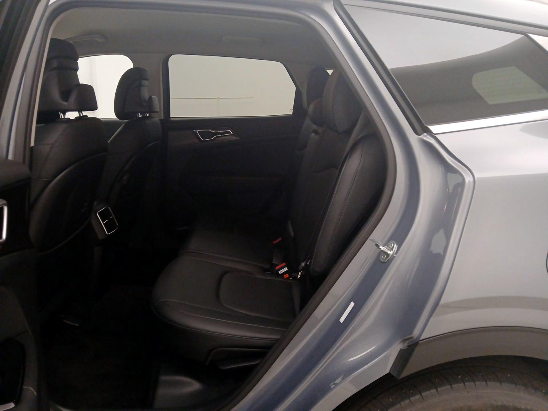 Thumbnail: 2023 Kia Sportage - 20