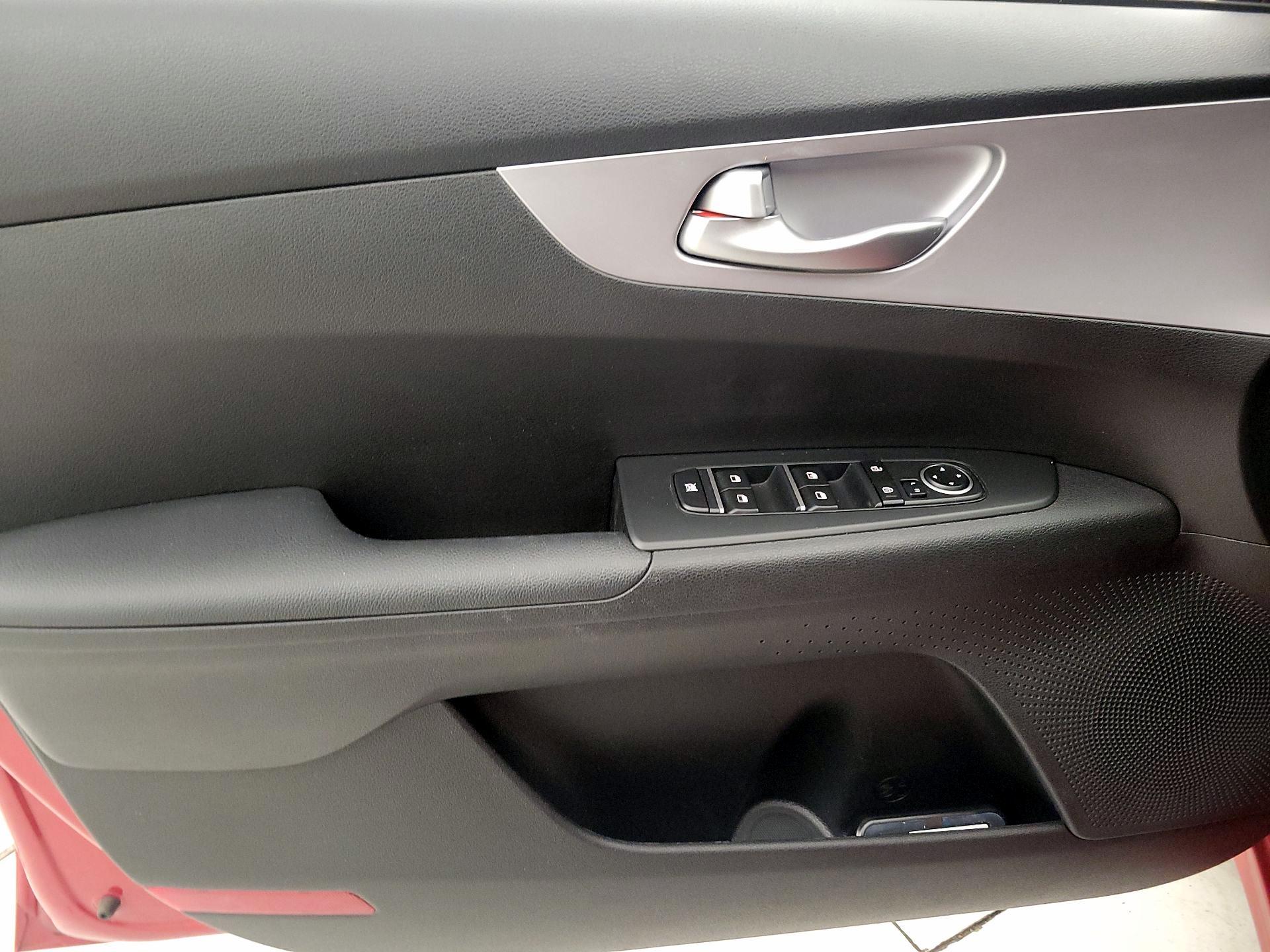 Thumbnail: 2023 Kia Forte - 12