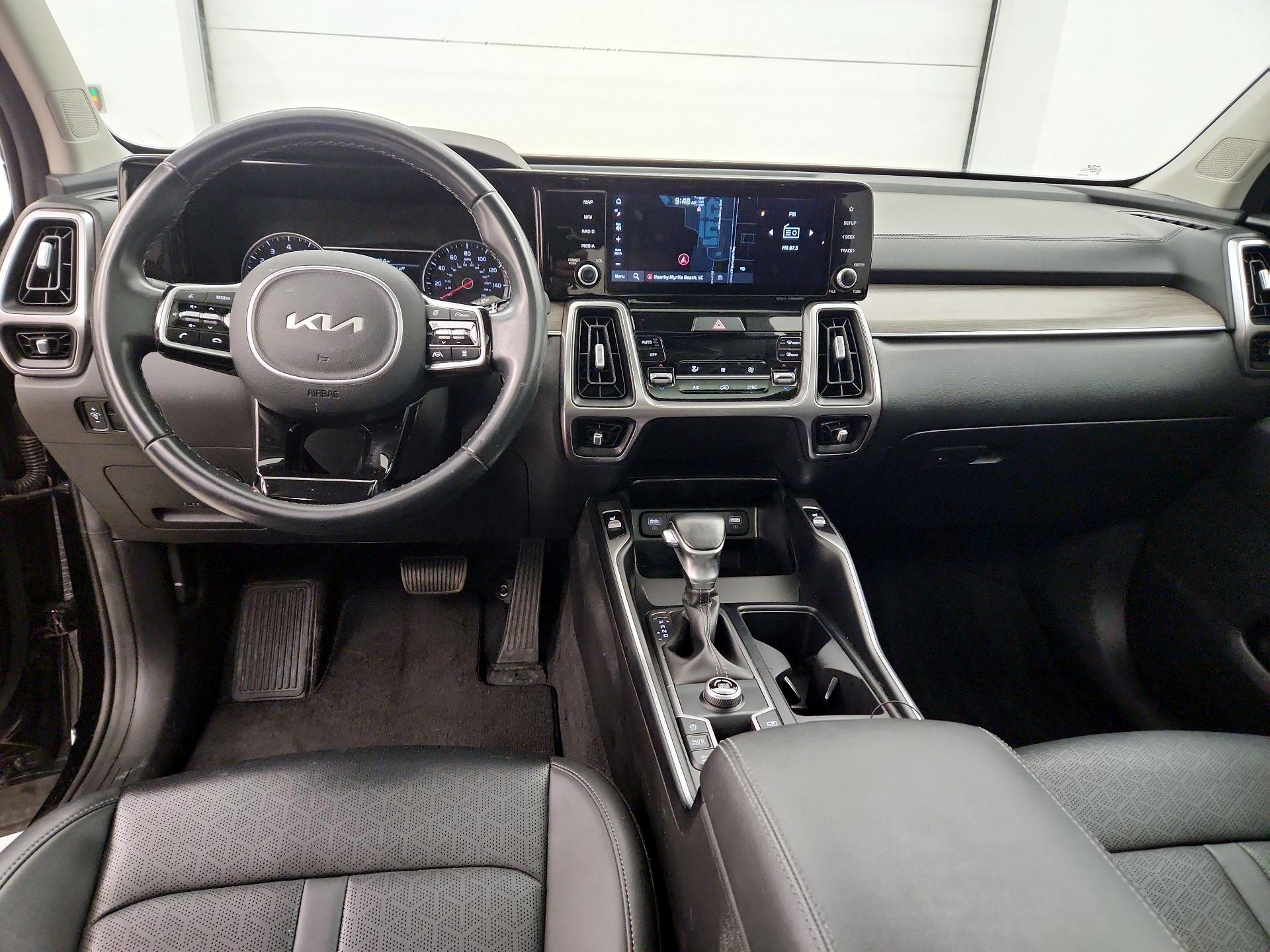 Thumbnail: 2023 Kia Sorento - 9