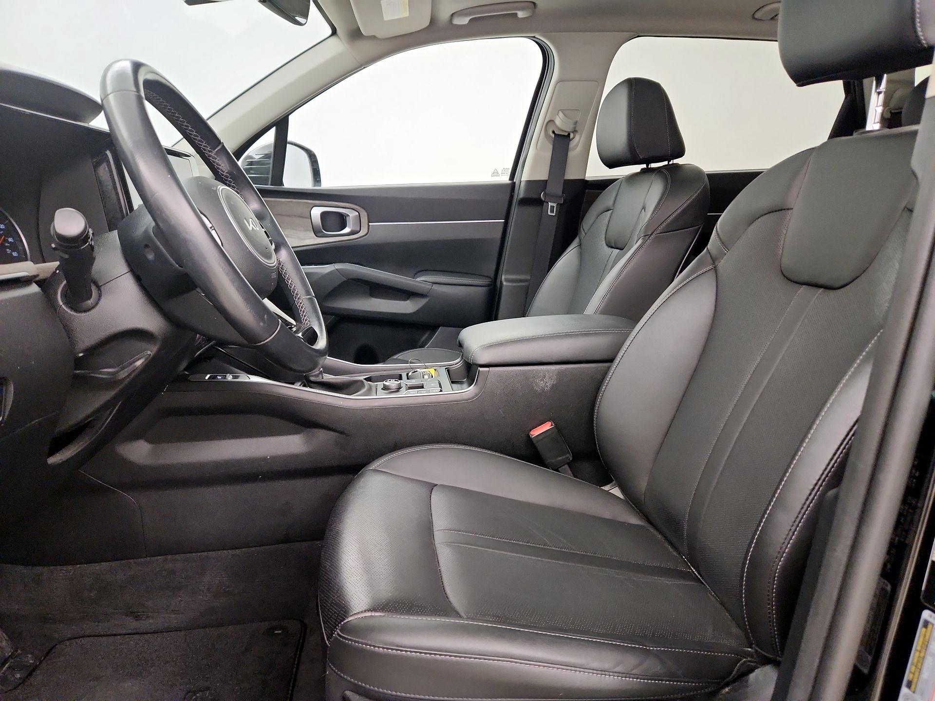 Thumbnail: 2023 Kia Sorento - 11