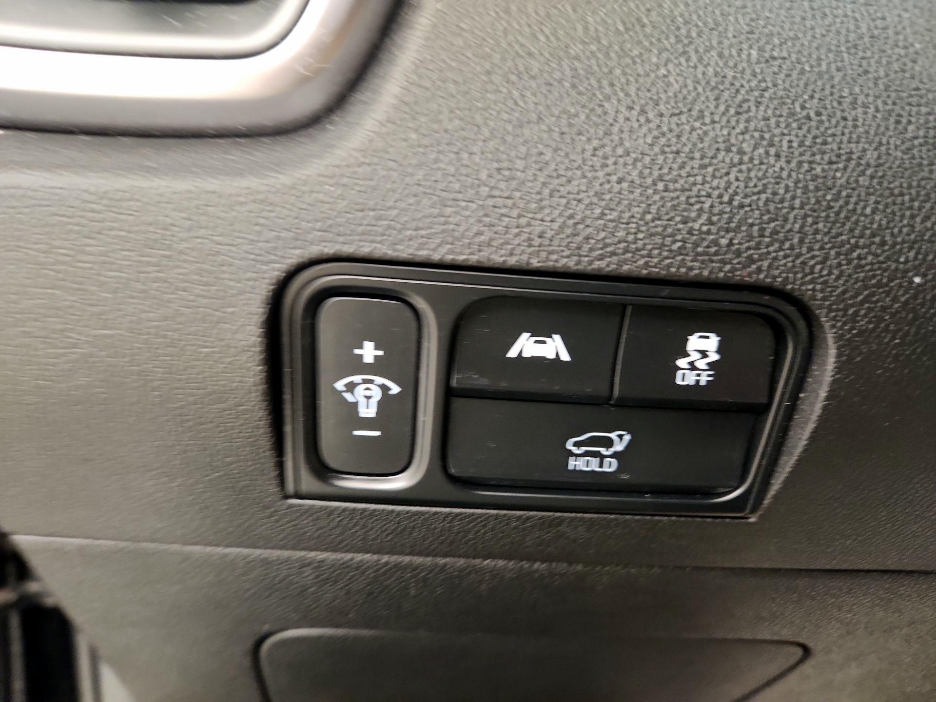 Thumbnail: 2023 Kia Sorento - 13