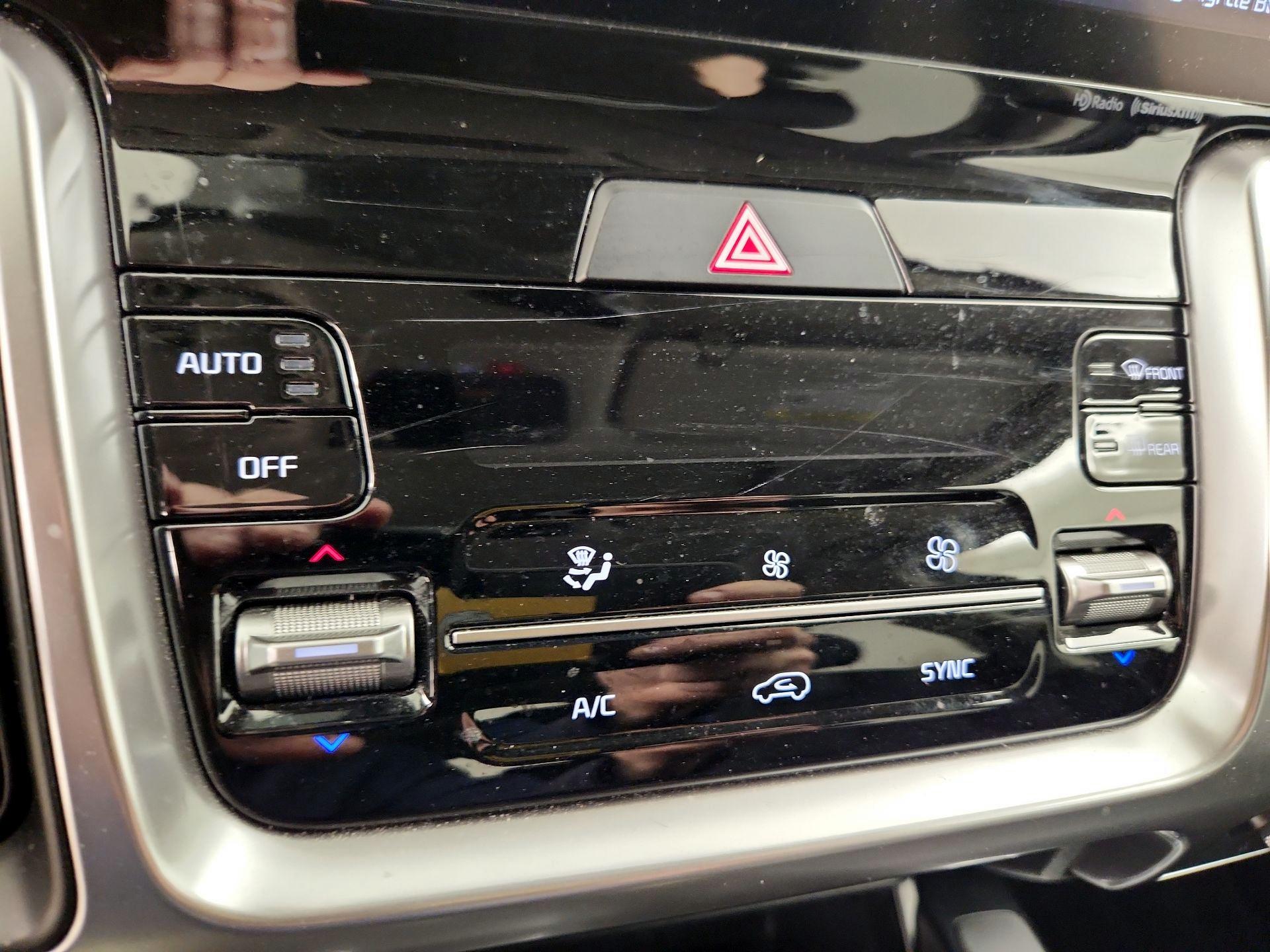 Thumbnail: 2023 Kia Sorento - 17