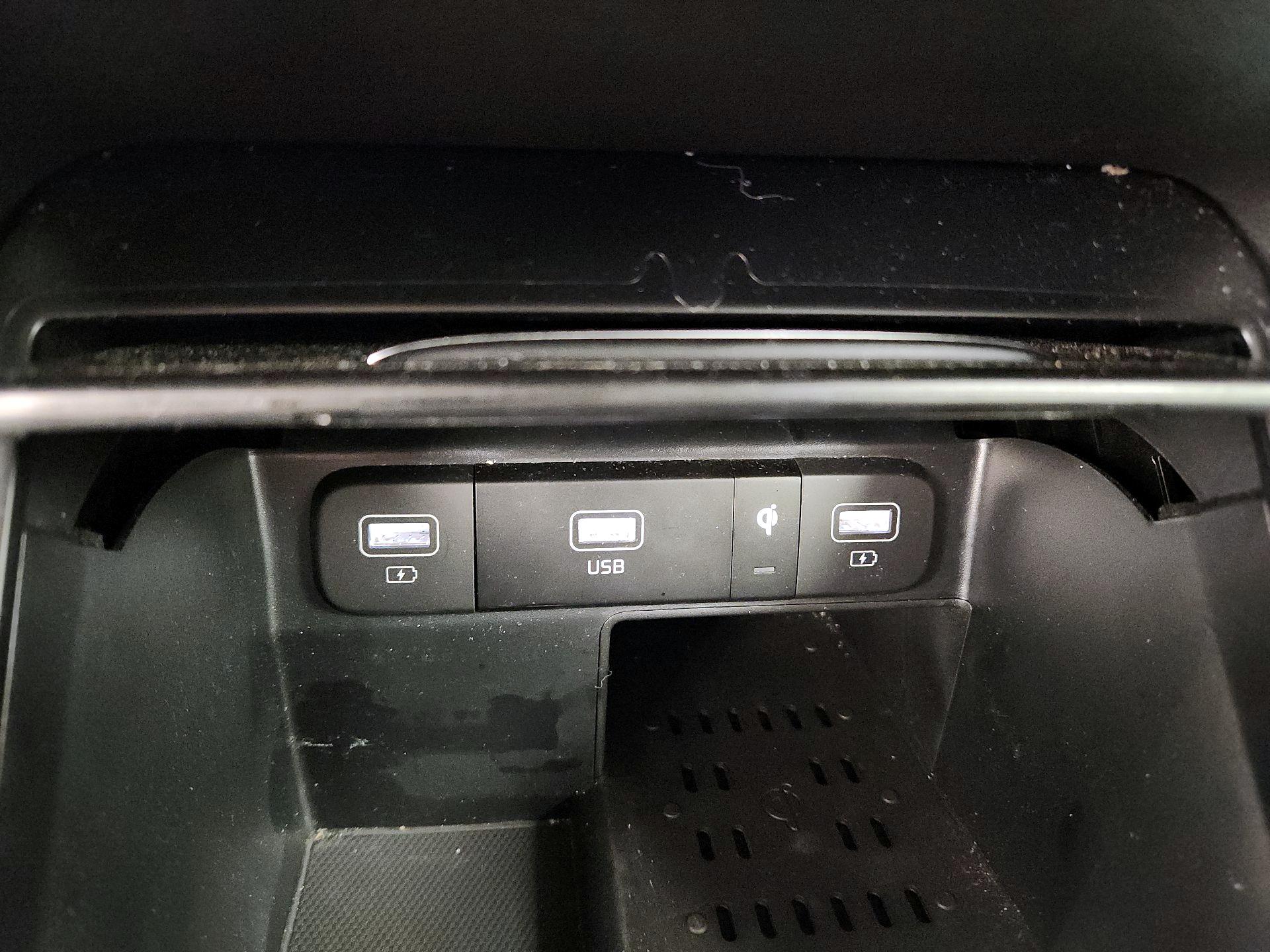 Thumbnail: 2023 Kia Sorento - 19