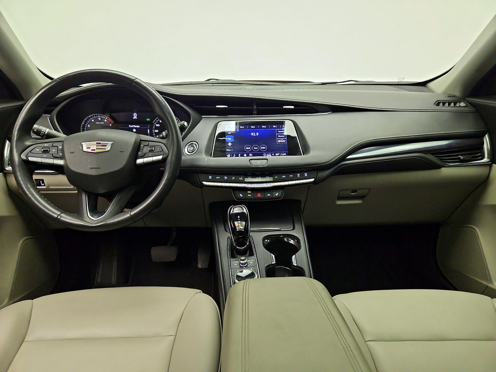 Thumbnail: 2023 Cadillac XT4 - 9