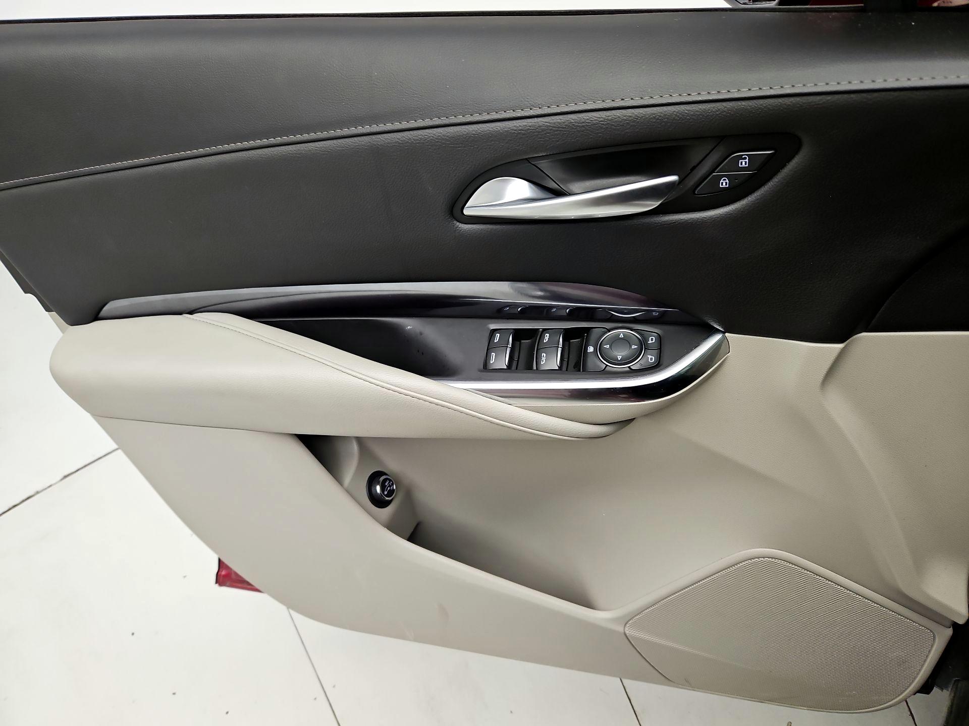 Thumbnail: 2023 Cadillac XT4 - 12