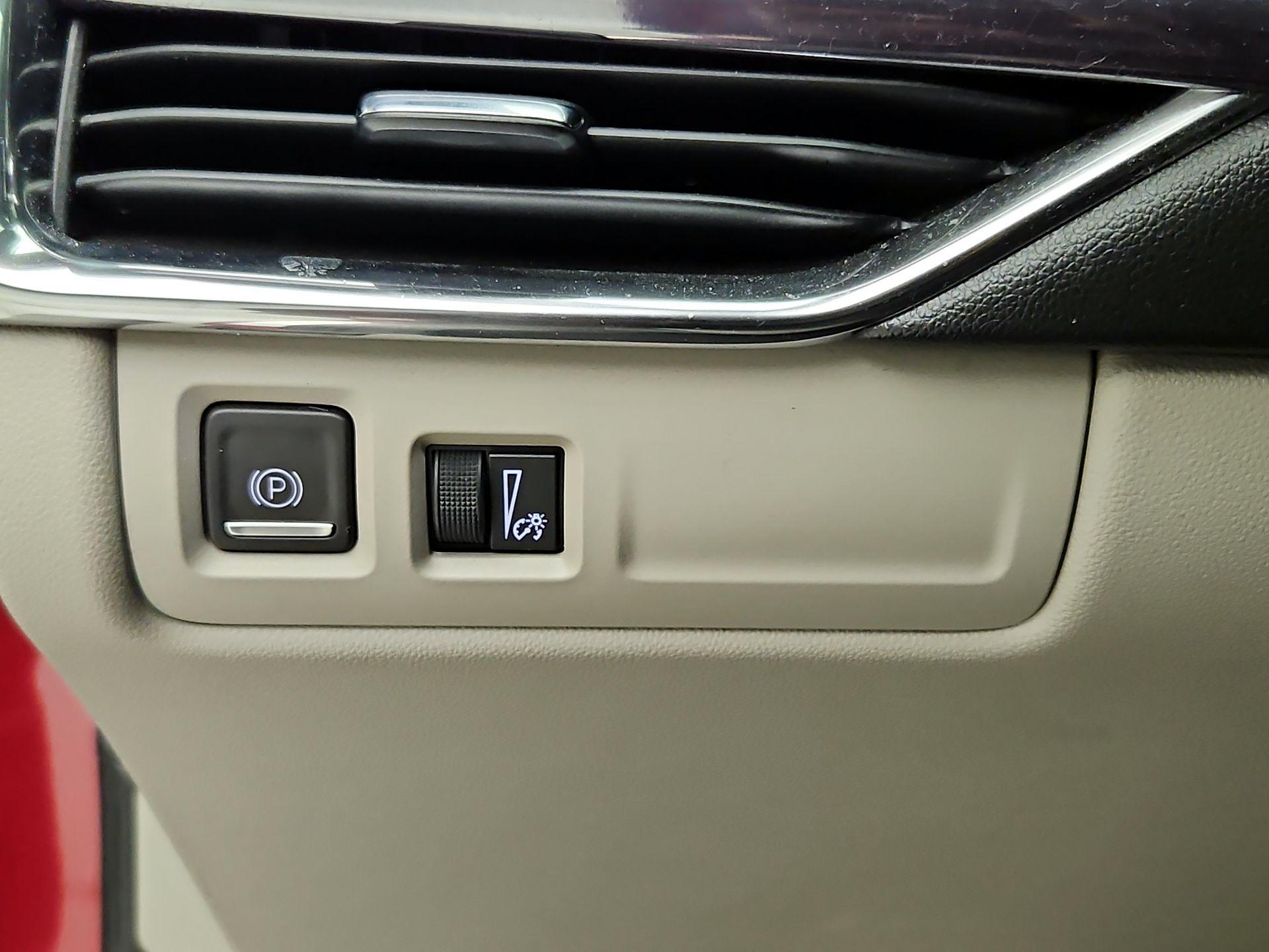 Thumbnail: 2023 Cadillac XT4 - 13