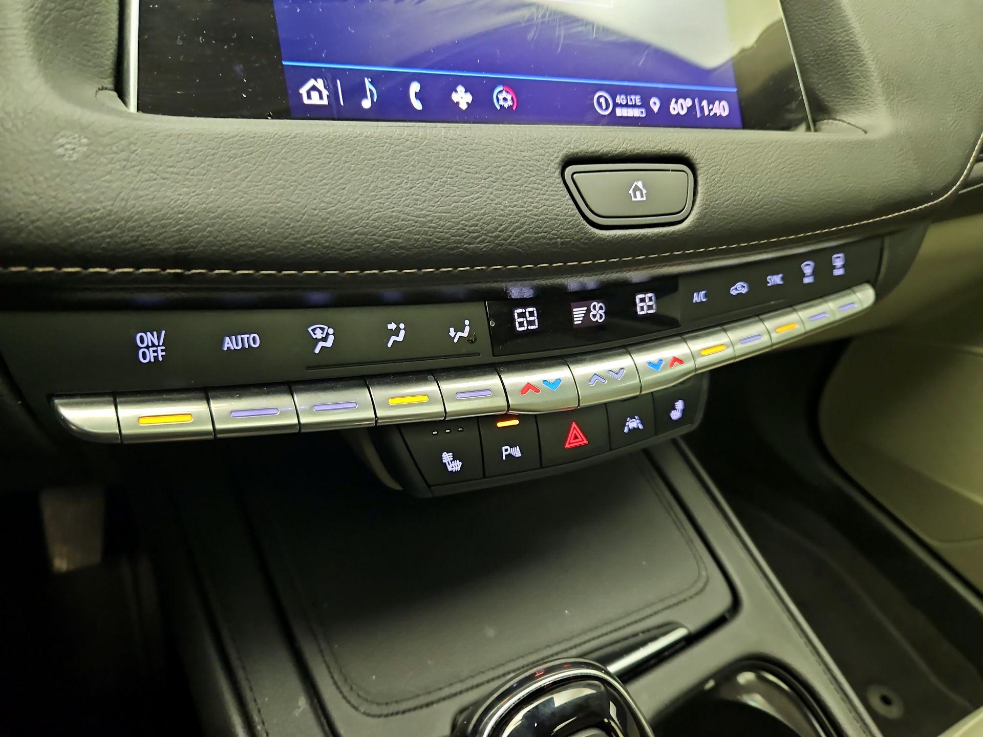 Thumbnail: 2023 Cadillac XT4 - 16