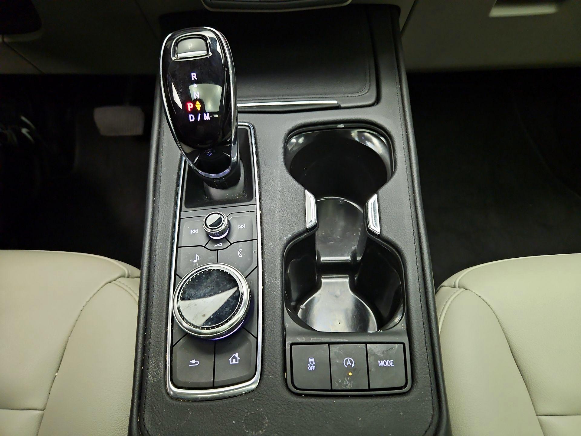 Thumbnail: 2023 Cadillac XT4 - 17