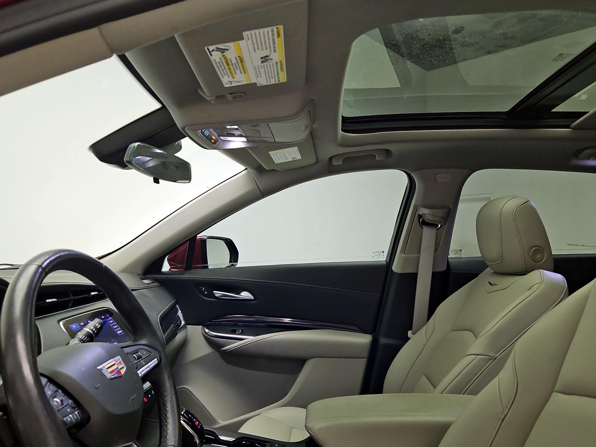 Thumbnail: 2023 Cadillac XT4 - 19