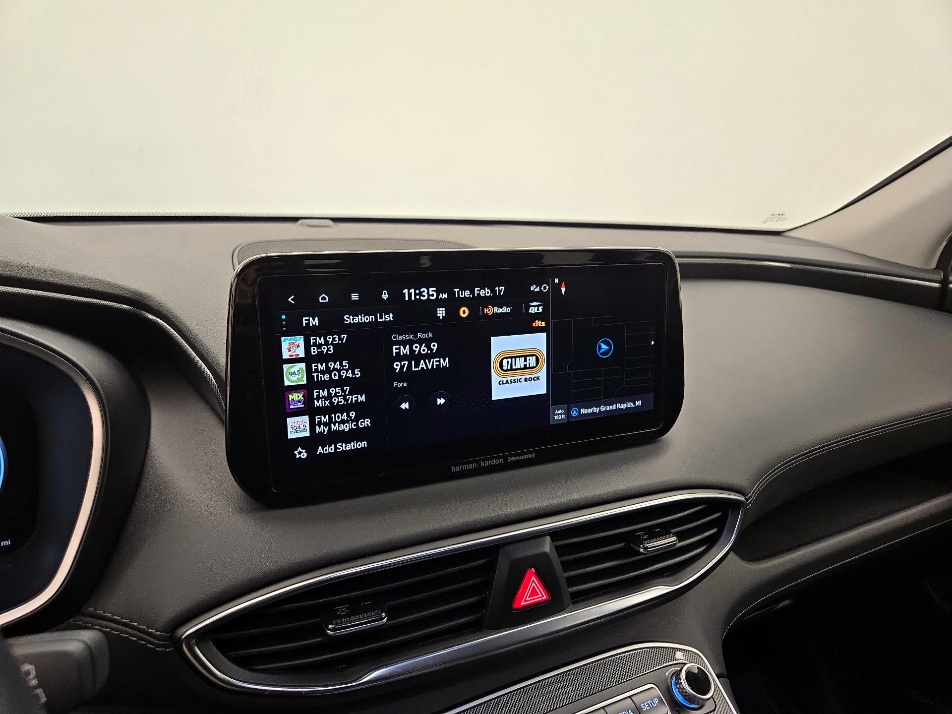 Thumbnail: 2023 Hyundai Santa Fe - 16