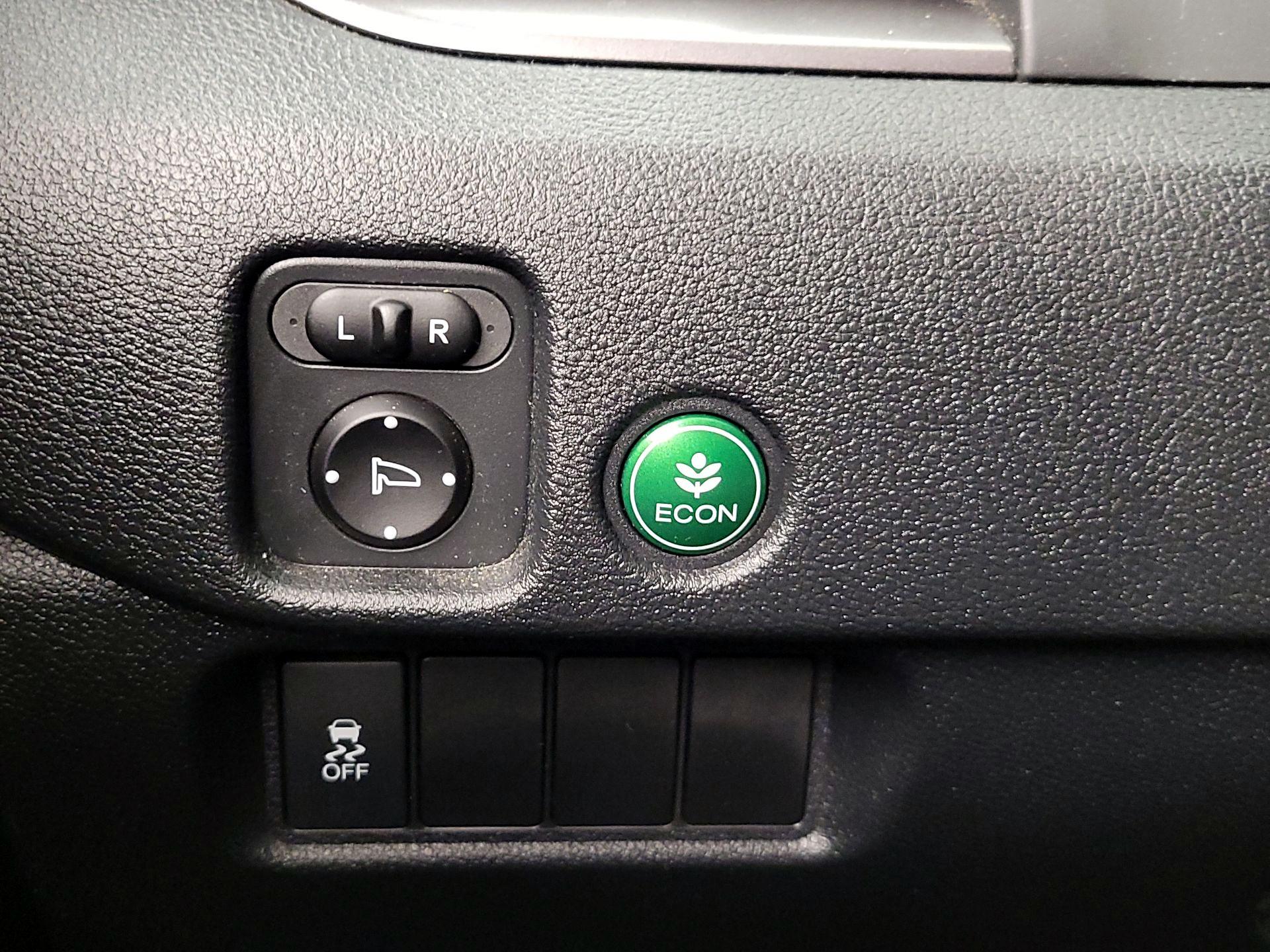 Thumbnail: 2016 Honda Pilot - 13