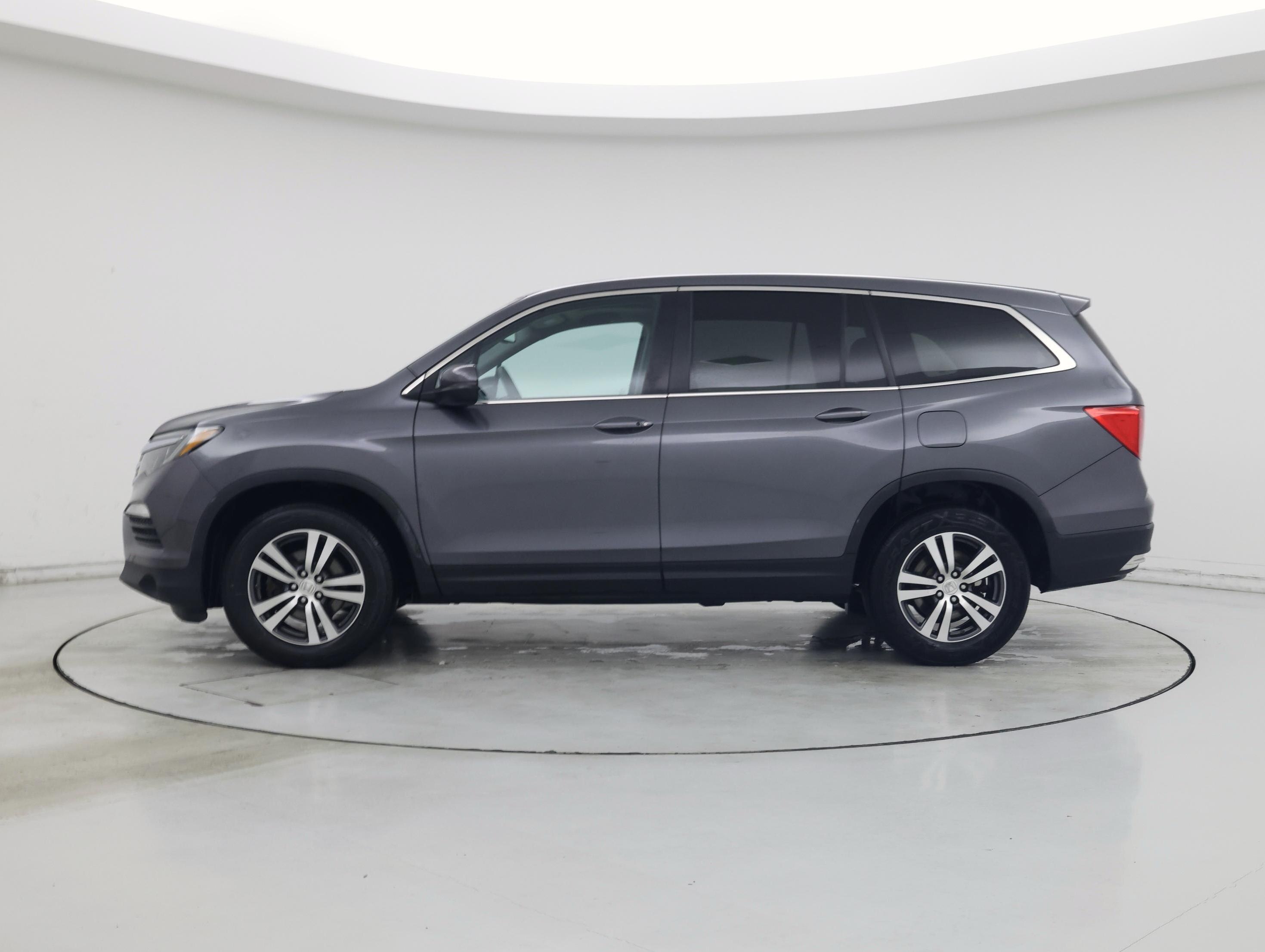 Thumbnail: 2016 Honda Pilot - 3