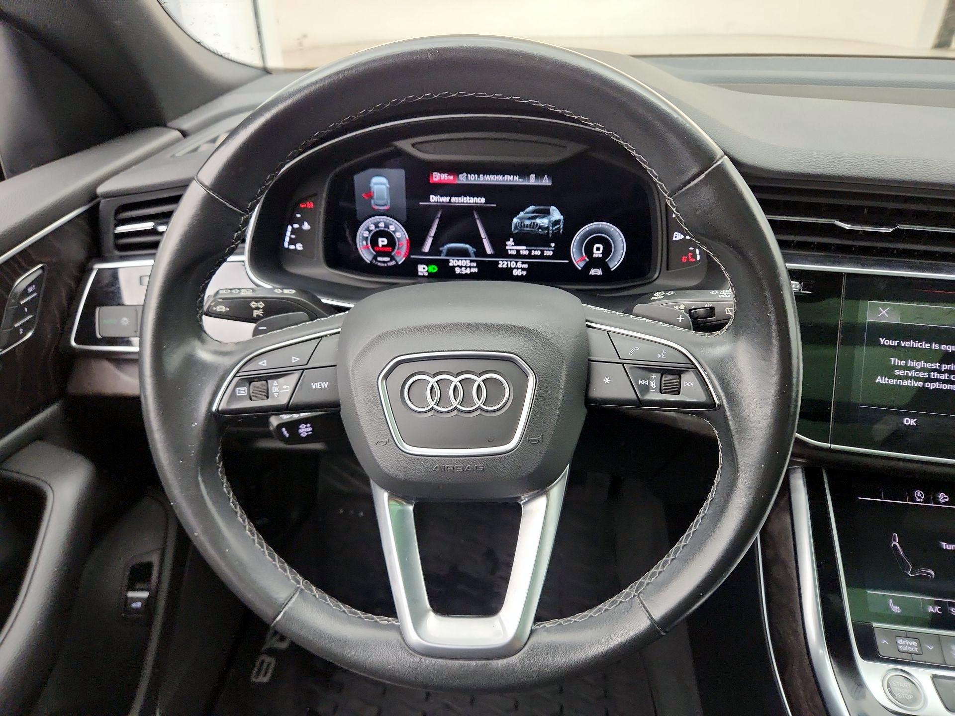 Thumbnail: 2022 Audi Q8 - 10