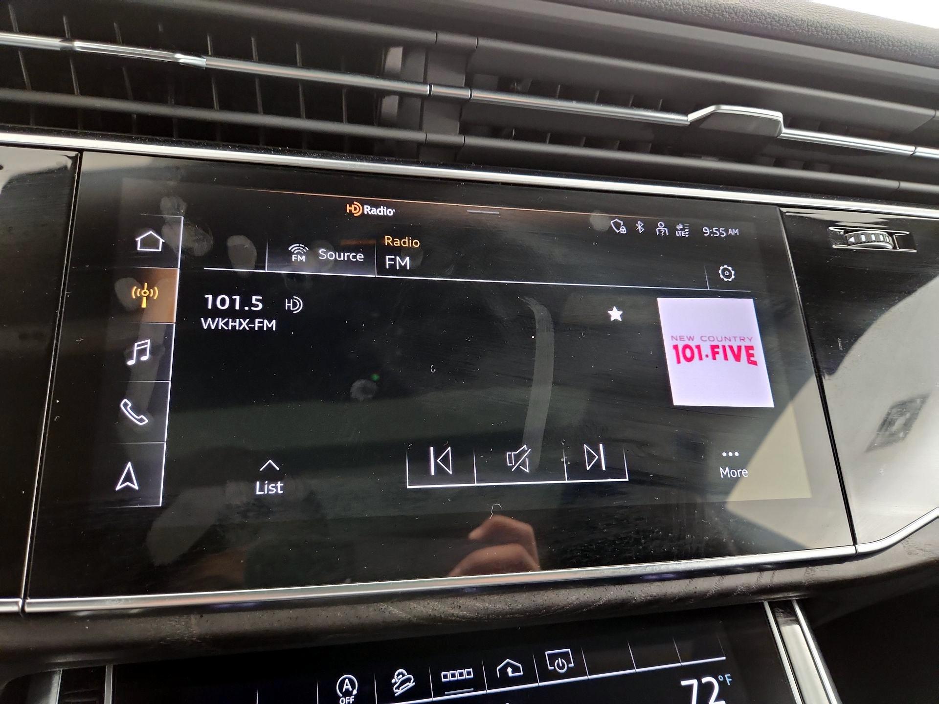 Thumbnail: 2022 Audi Q8 - 16