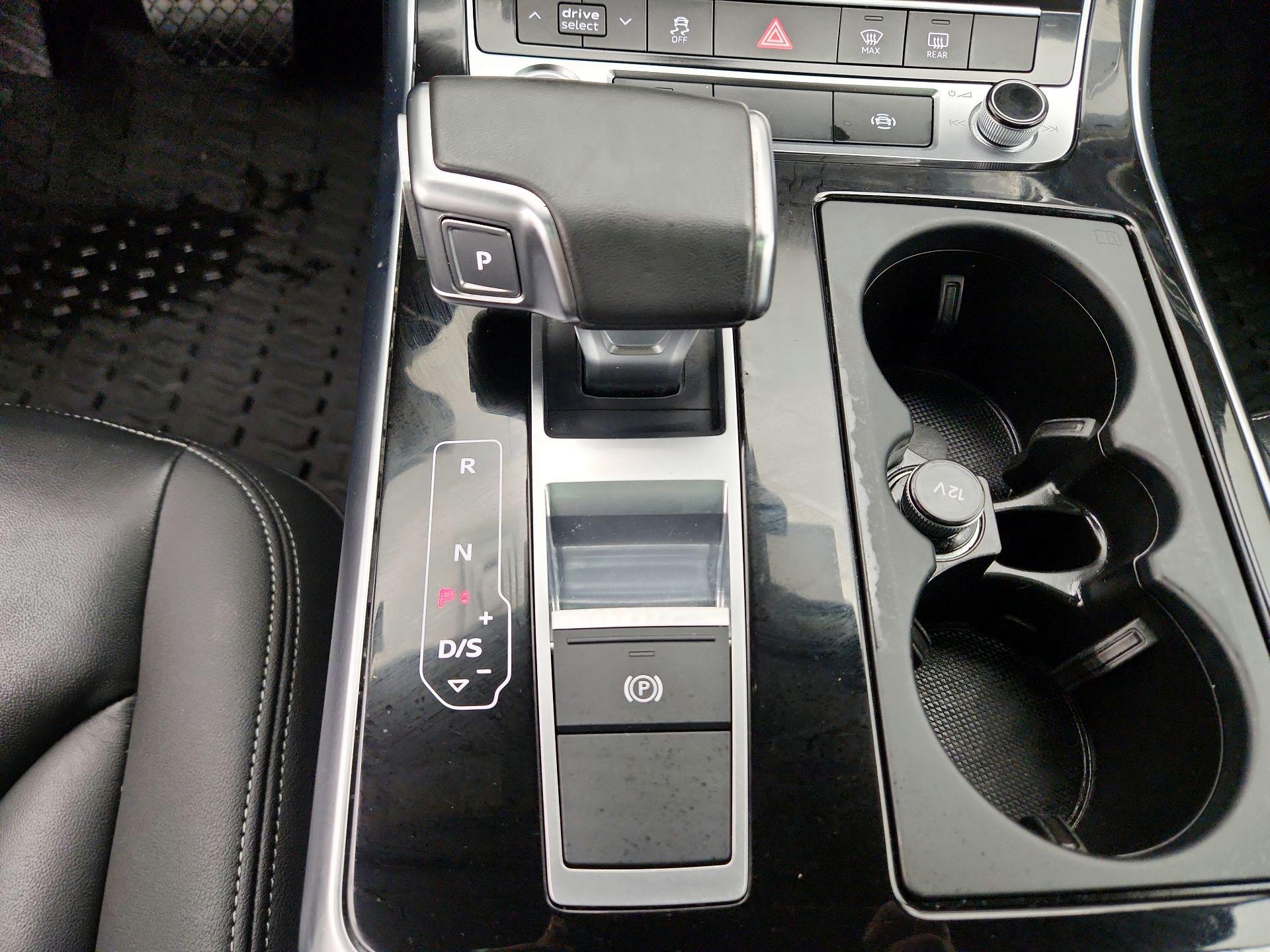 Thumbnail: 2022 Audi Q8 - 18