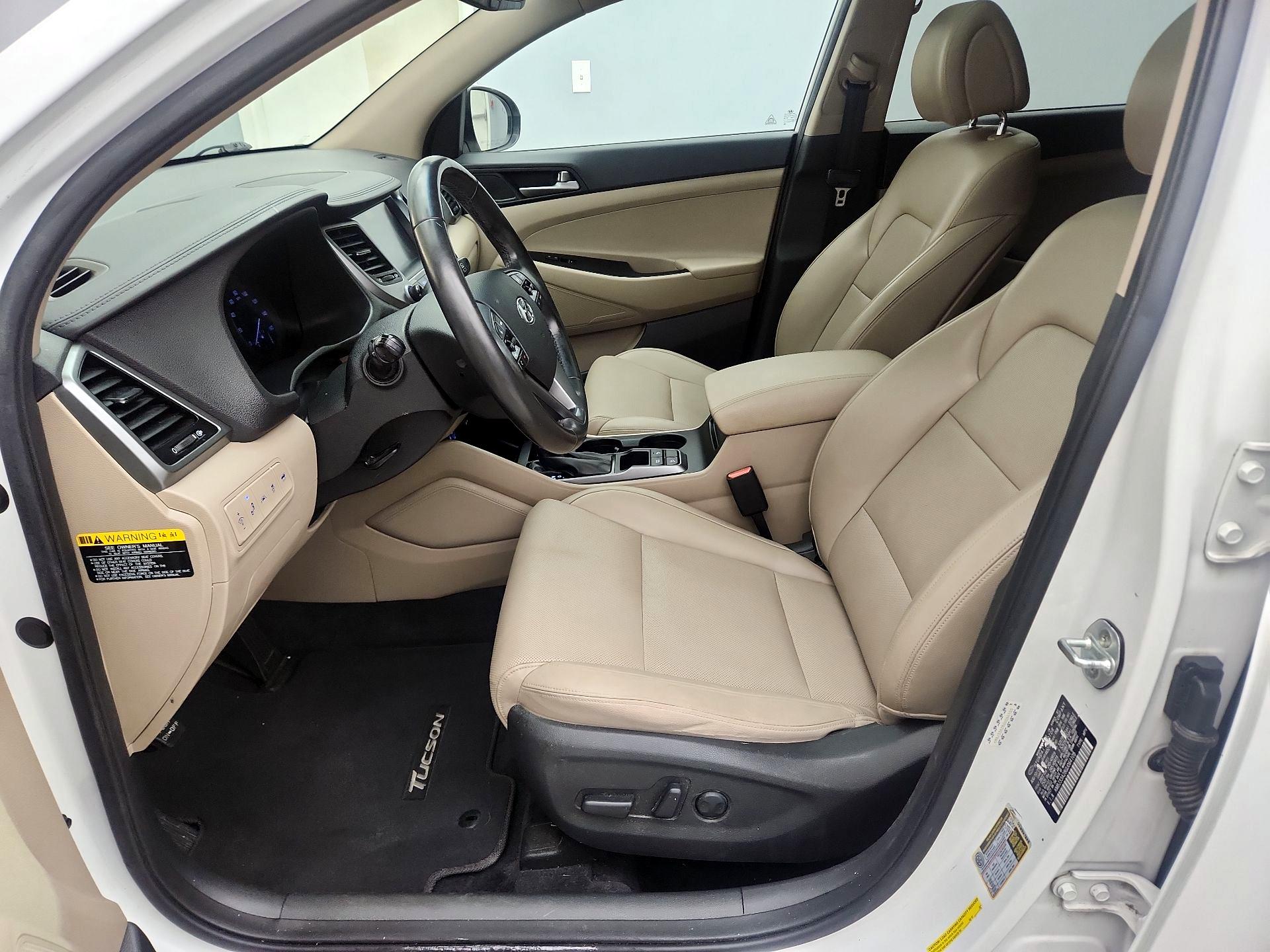 Thumbnail: 2016 Hyundai Tucson - 11