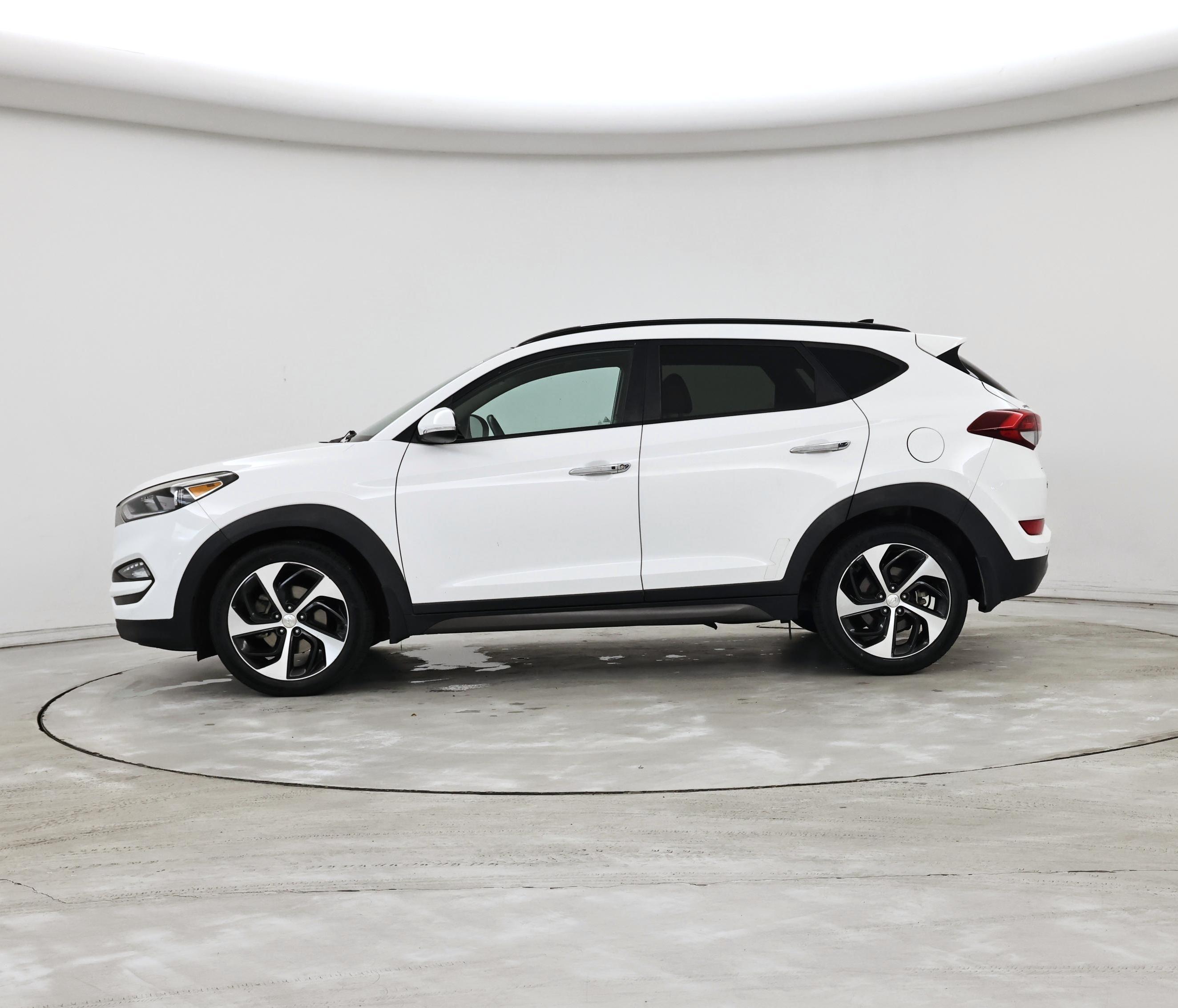 Thumbnail: 2016 Hyundai Tucson - 3