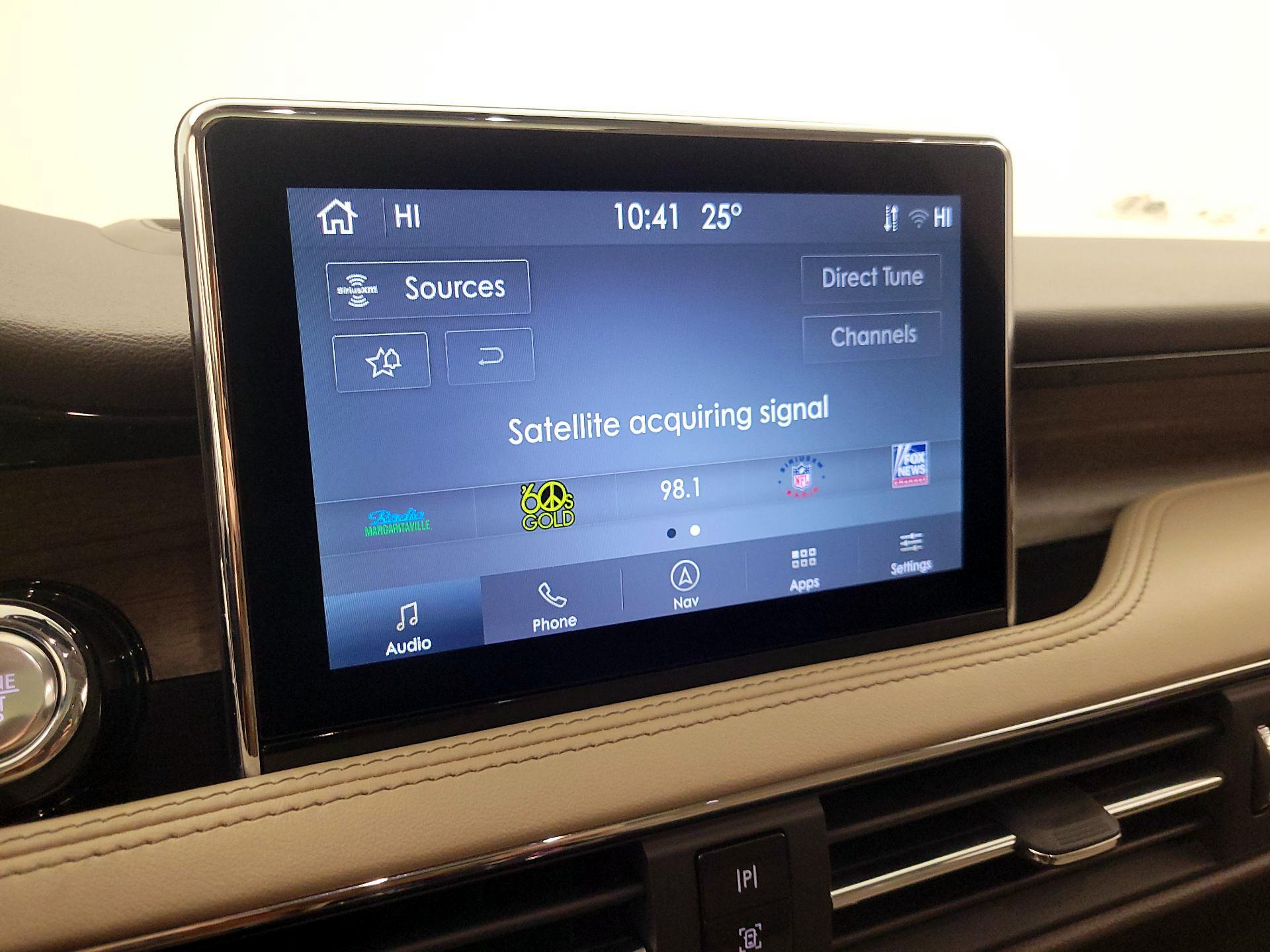 Thumbnail: 2022 Lincoln Corsair - 16