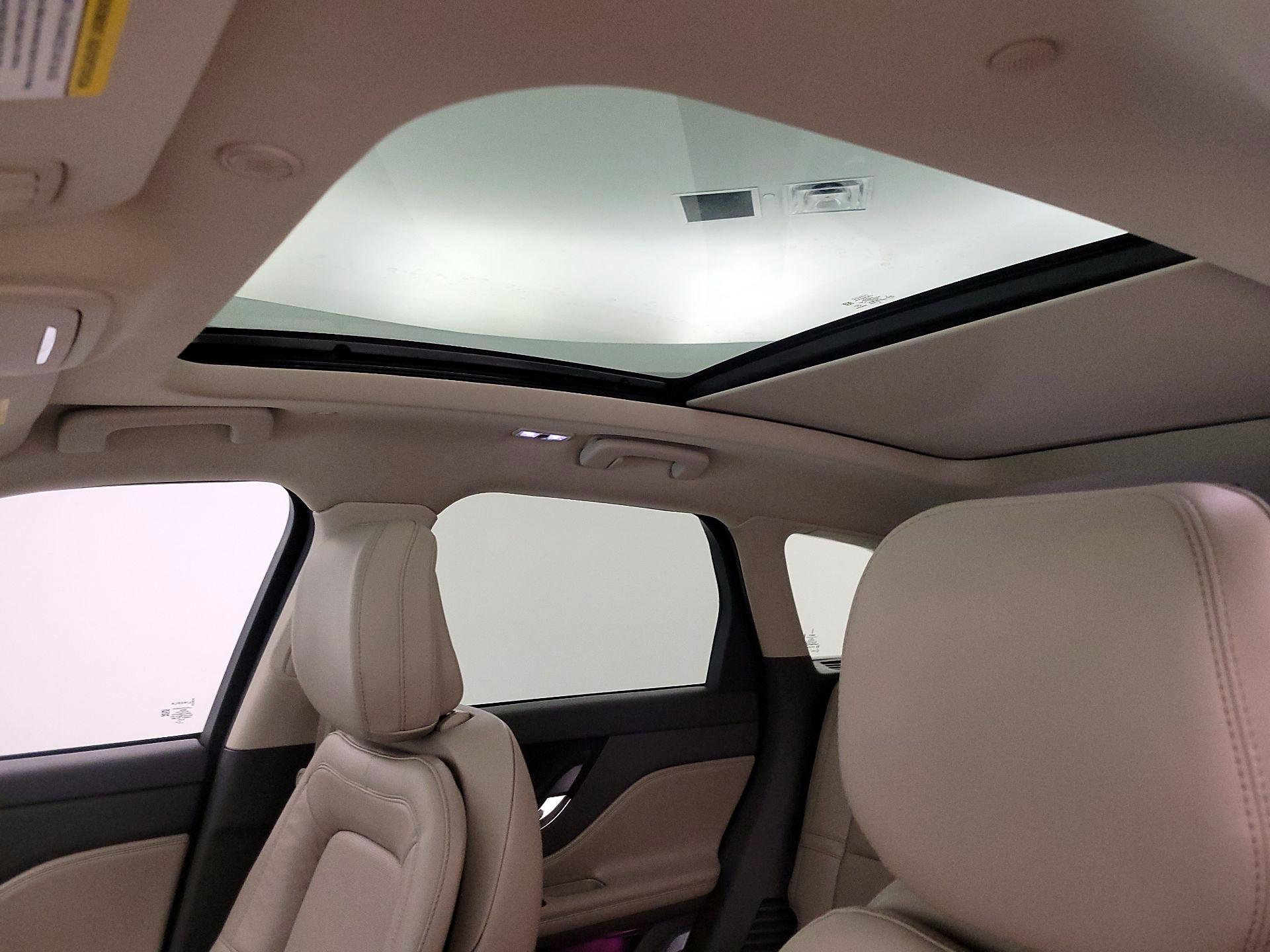 Thumbnail: 2022 Lincoln Corsair - 20