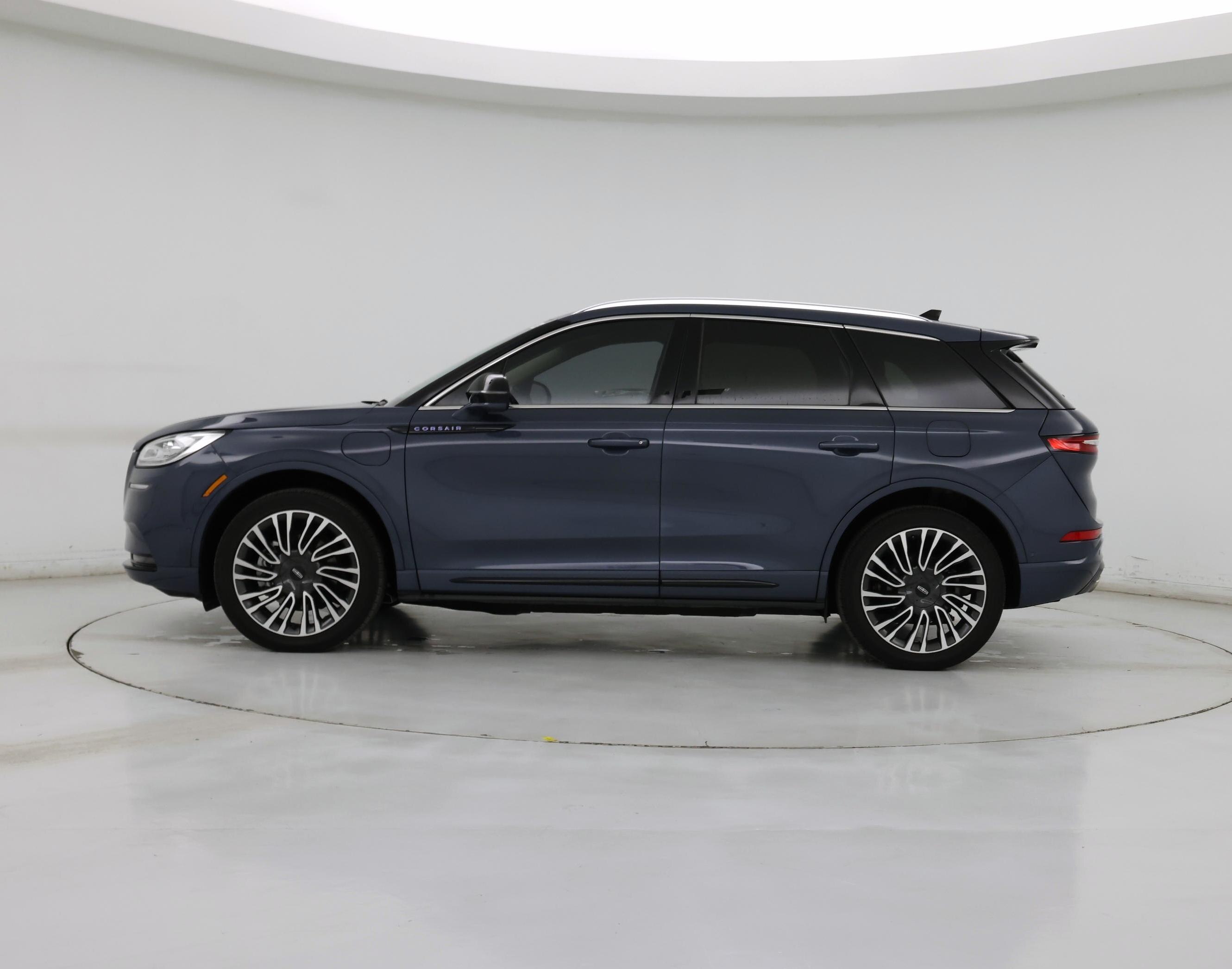 Thumbnail: 2022 Lincoln Corsair - 3