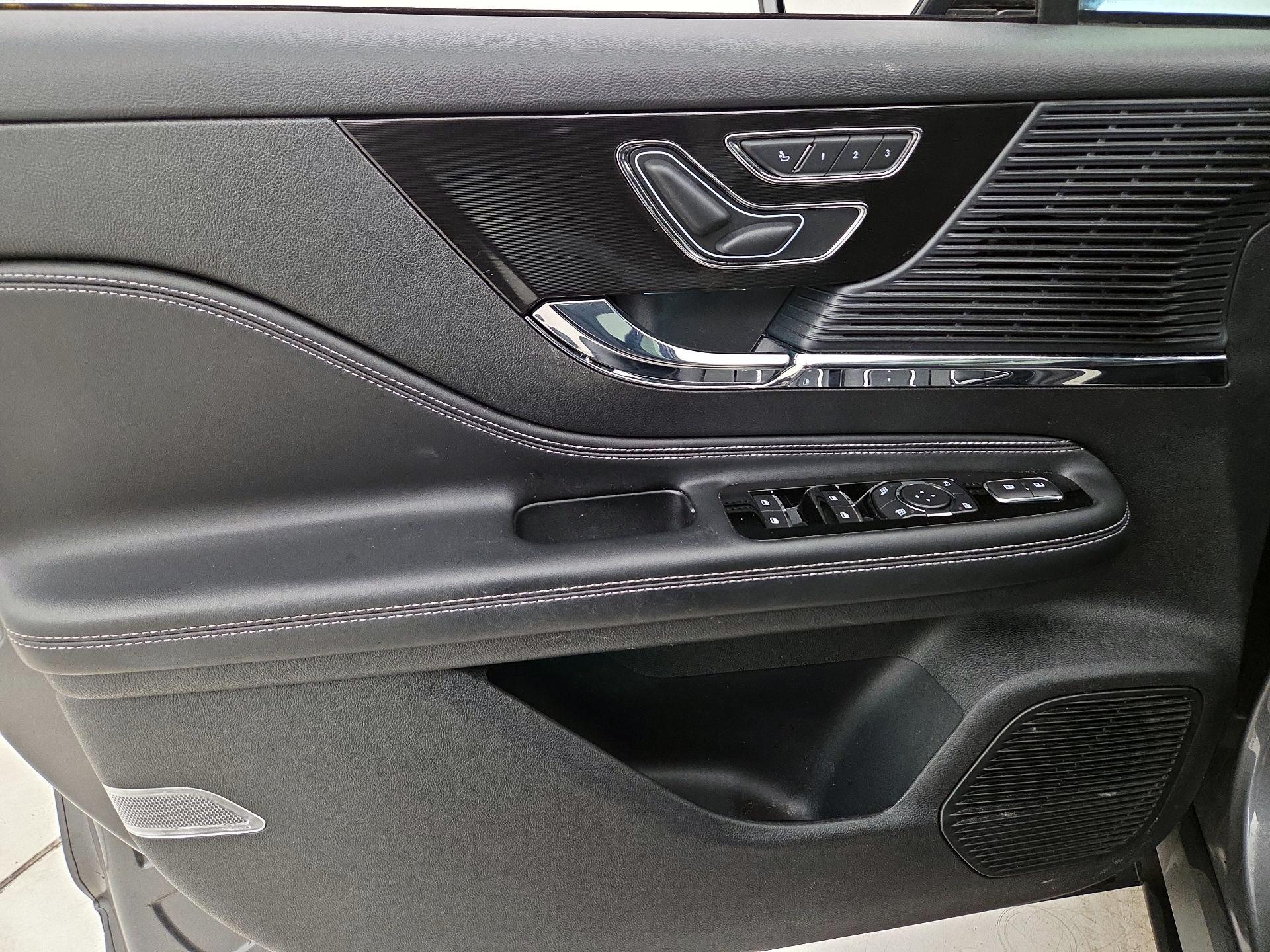 Thumbnail: 2021 Lincoln Corsair - 12