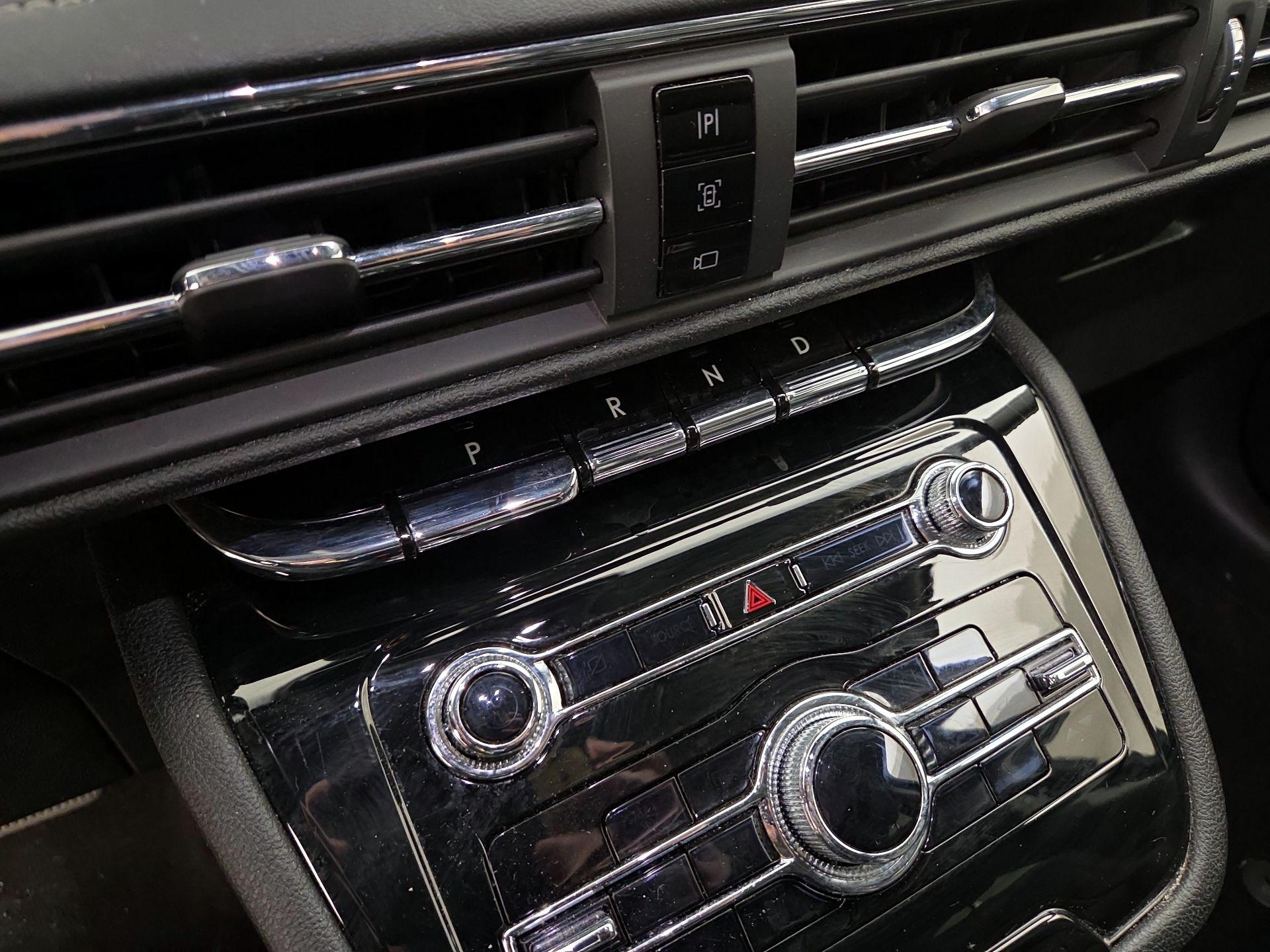 Thumbnail: 2021 Lincoln Corsair - 17